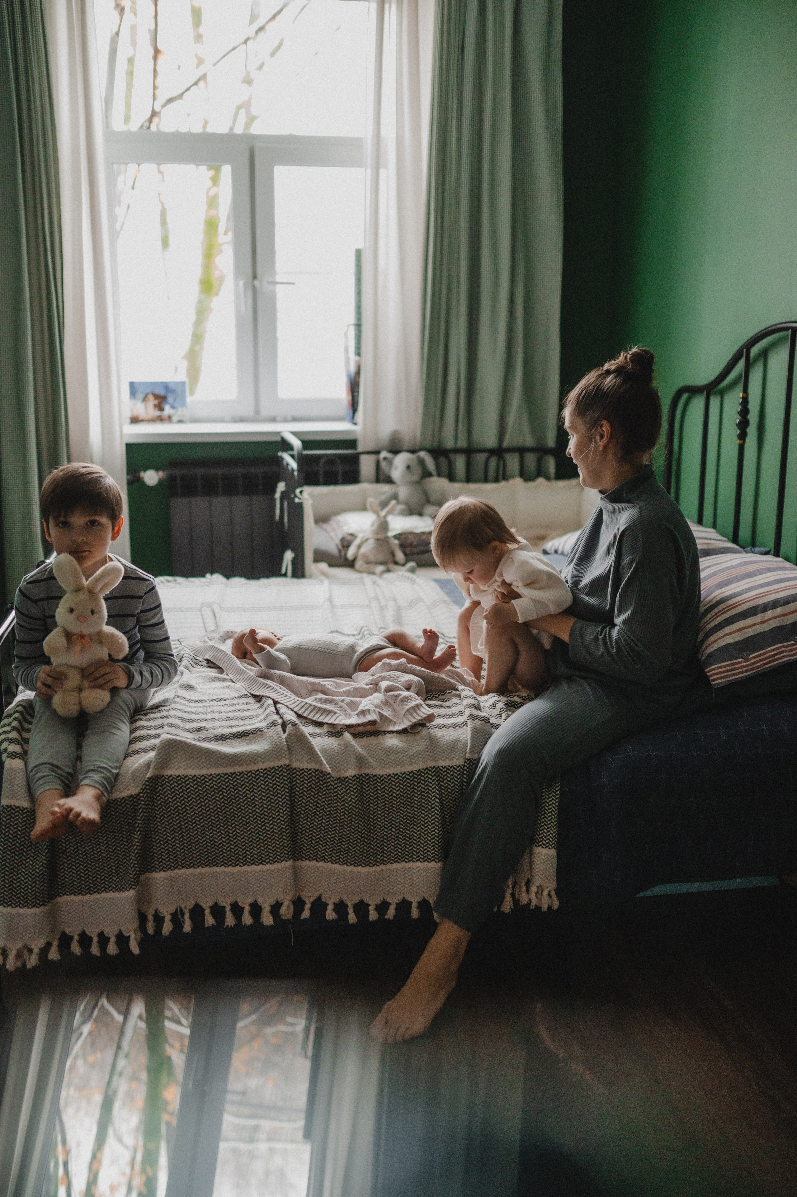 Дима, Нелли, Марк, Нина и Кира дома. Семейный и свадебный lifestyle-фотограф в Москве Мария Петрова