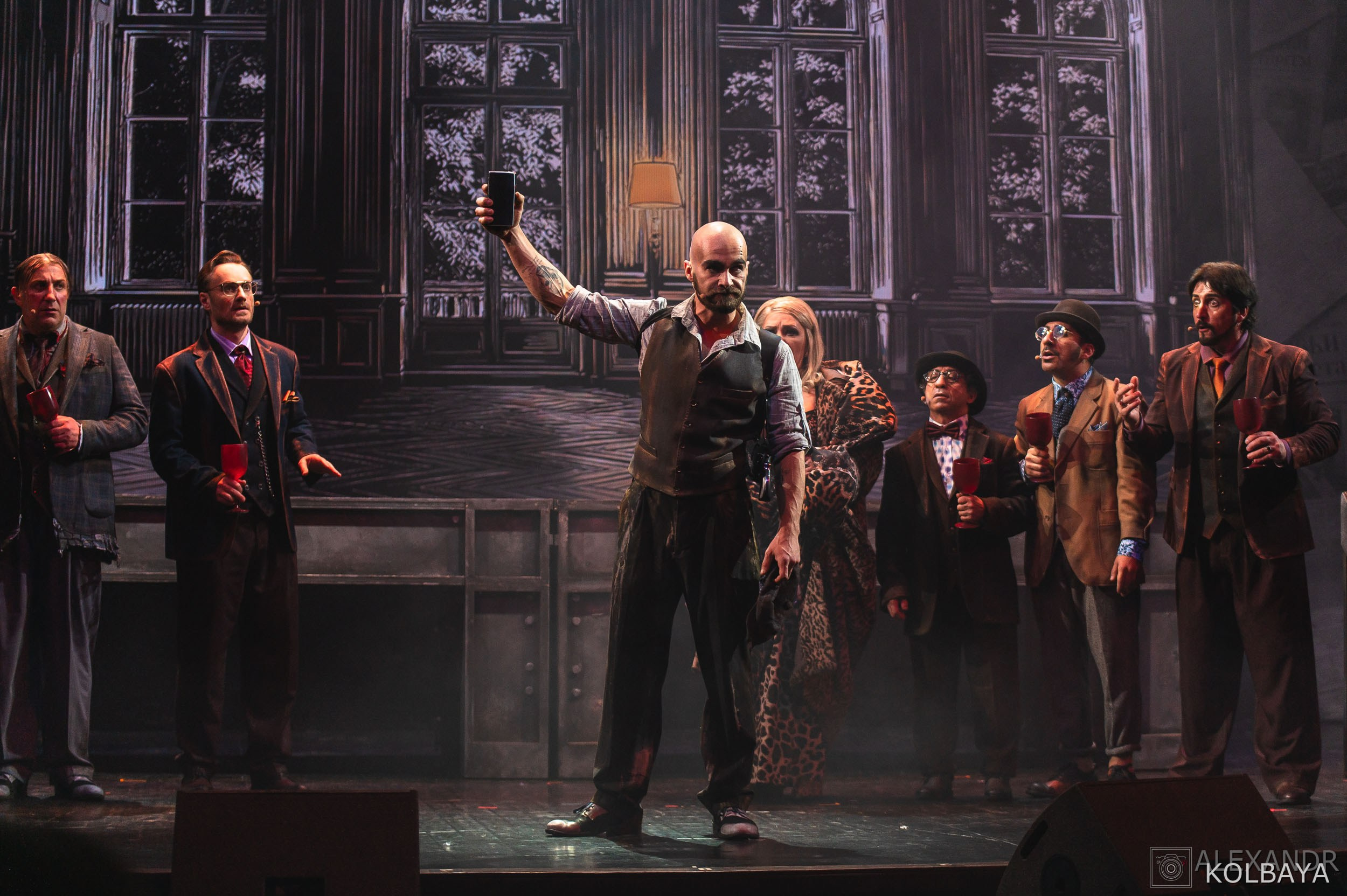 Фотографии со спектакля «Однажды в городе N». Концертный и театральный репортажный фотограф в Москве Александр Колбая