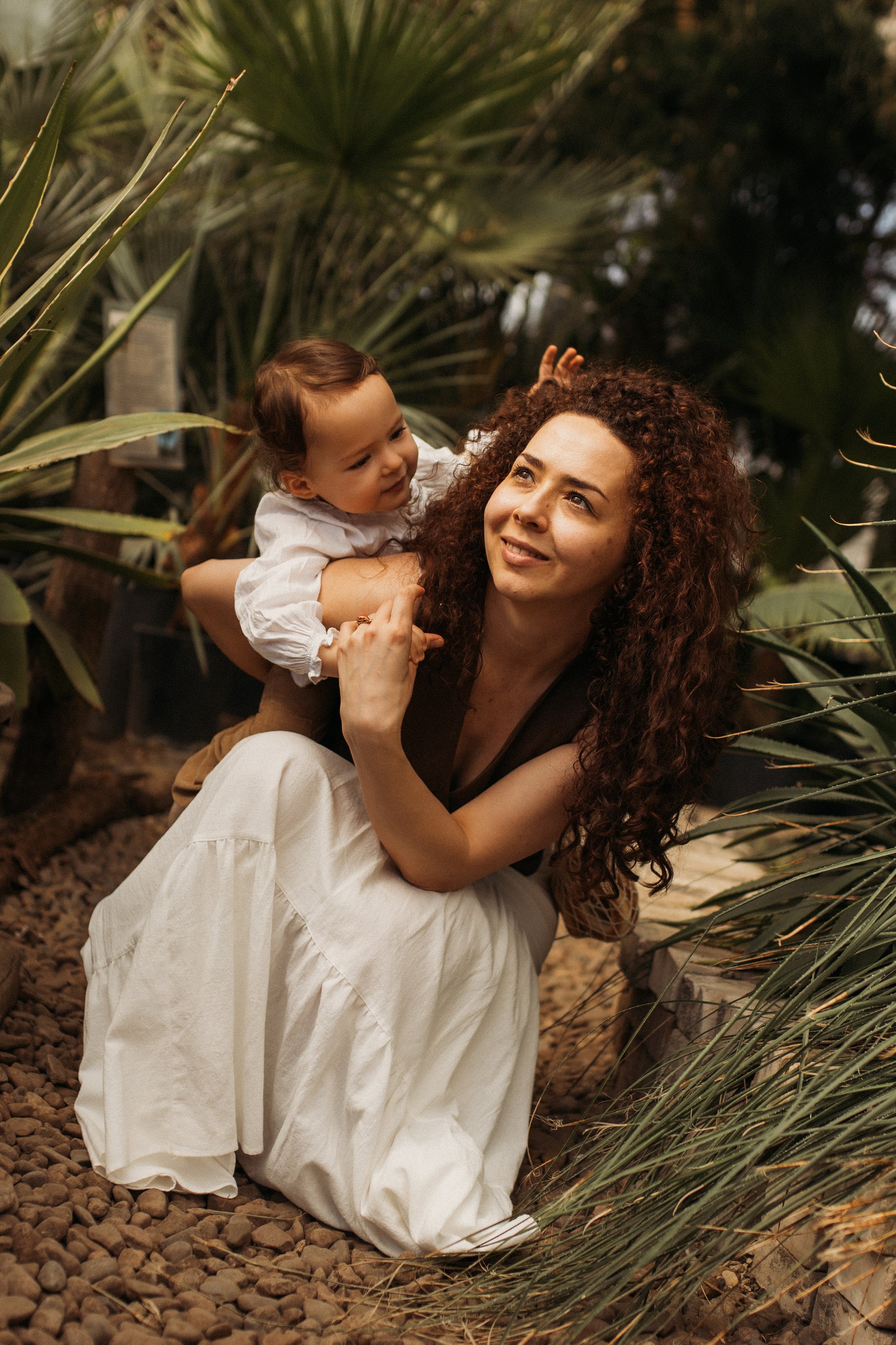 Зарина и София съемка в оранжерее. Семейный и свадебный фотограф в Москве и Зеленограде Марина Малярова