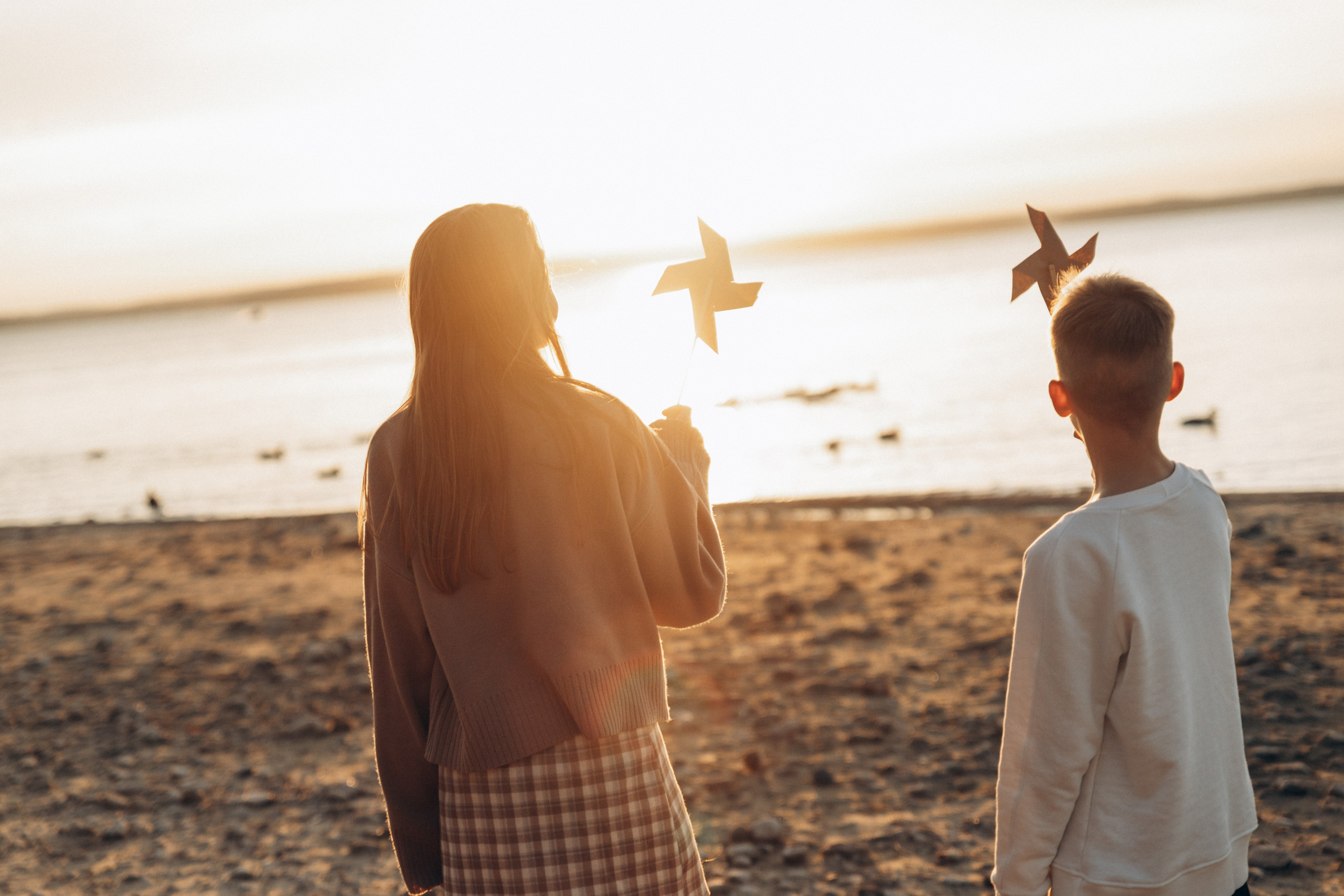 Большая семья на маленьком море. Репортажный и детский фотограф в Минске