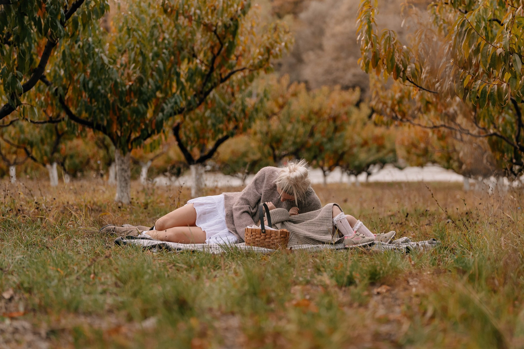 Семейная фотосессия в Персиковом саду — фотограф Жанна Шестопалова