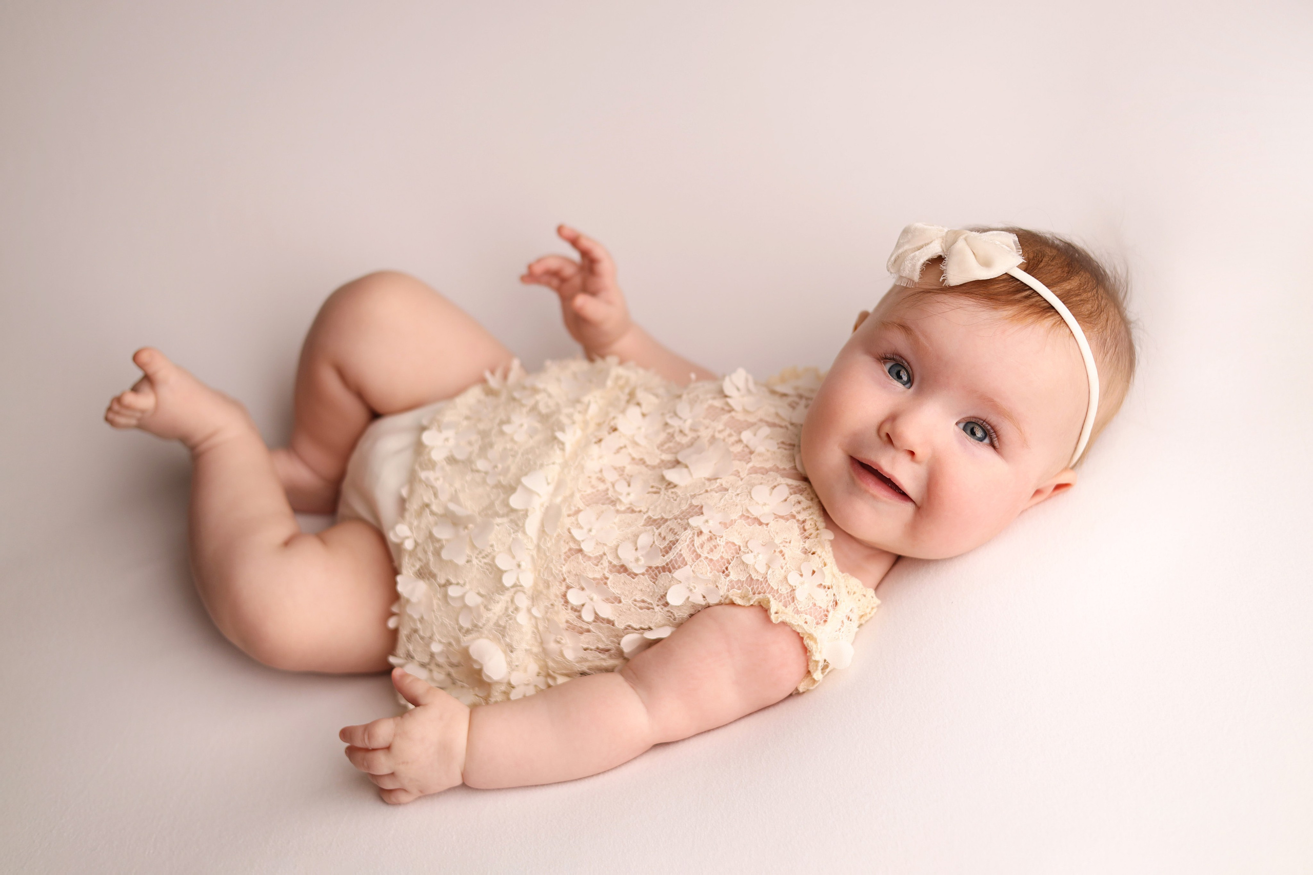 Алане 6 месяцев. Фотограф новорожденных Москва. Ньюборн фотограф Москва