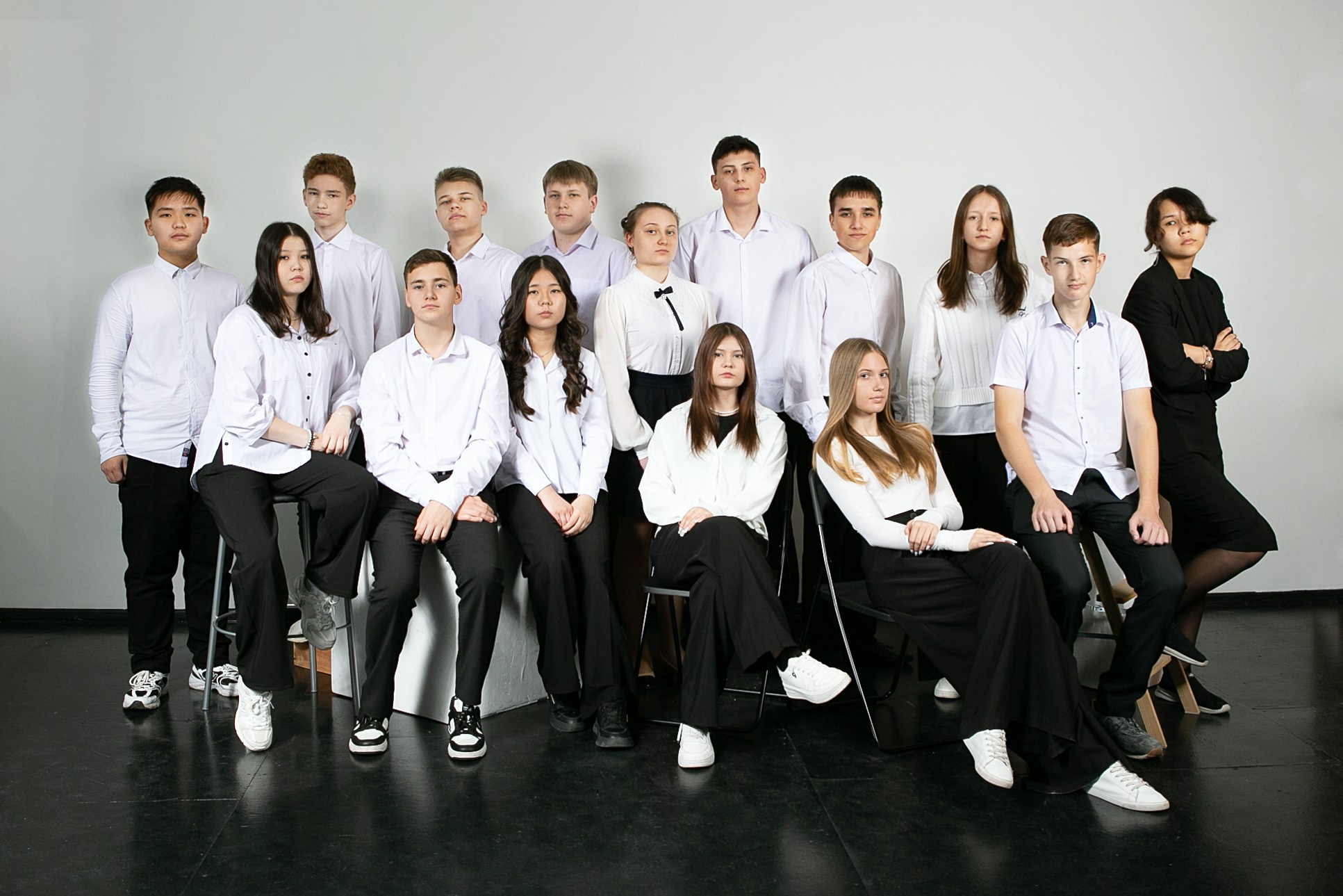 Выпускные фотоальбомы в Омске. Школьный фотограф в Омске, 1 класс, 4 класс, 9 класс, 11 класс, выпускной, выпускной в детском саду. Фотограф Наталья Стаг в Омске. Фотографирую в разных стилях в разных студиях, а так же в школах и садах. Печатаю выпускные фотоальбомы