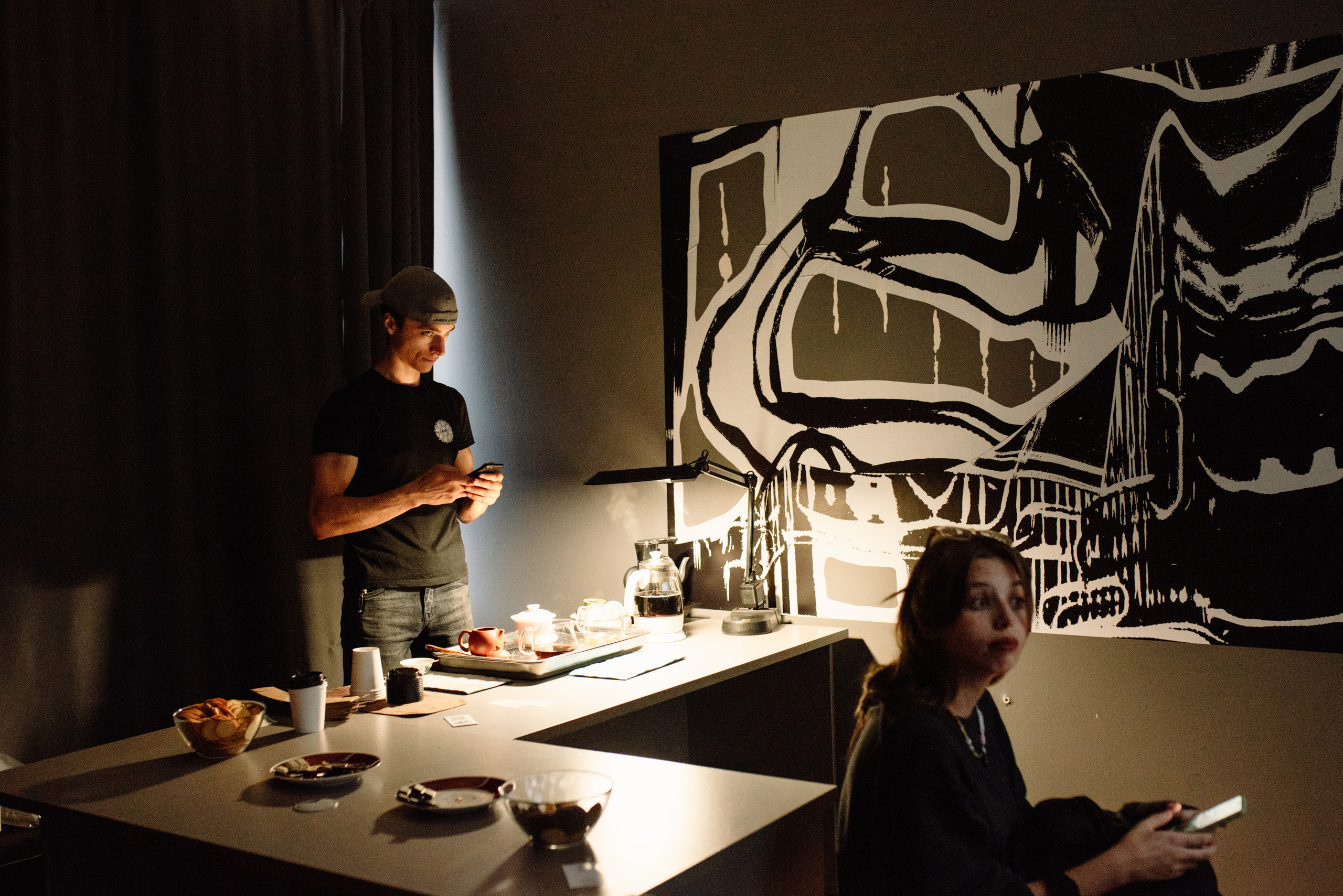 Открытие выставки «Длительные отношения с солнечными ударами» Маши Кирилловой. Портретный фотограф в Ереване и Челябинске Шаханская Ольга