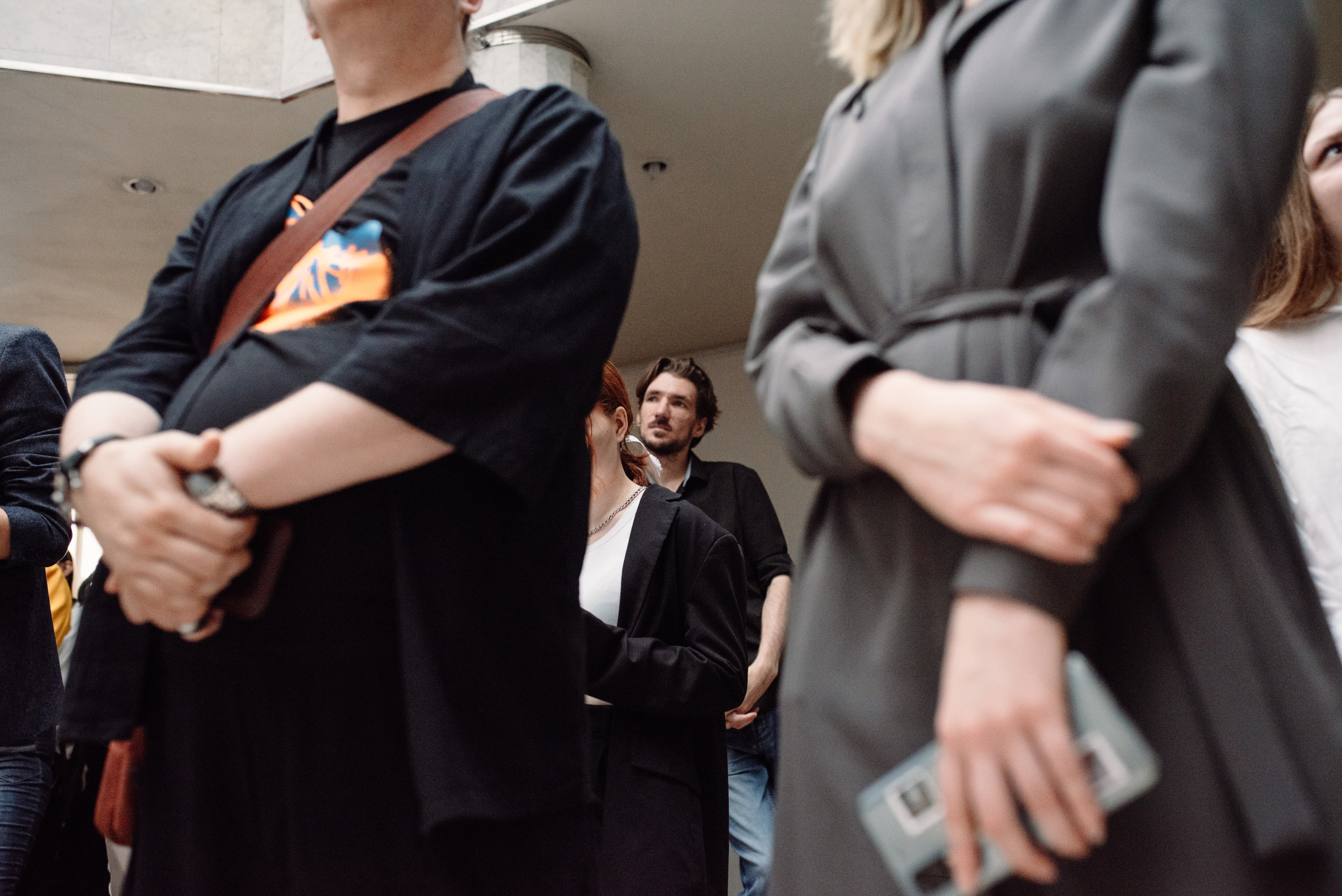 Открытие выставки «Длительные отношения с солнечными ударами» Маши Кирилловой. Портретный фотограф в Ереване и Челябинске Шаханская Ольга