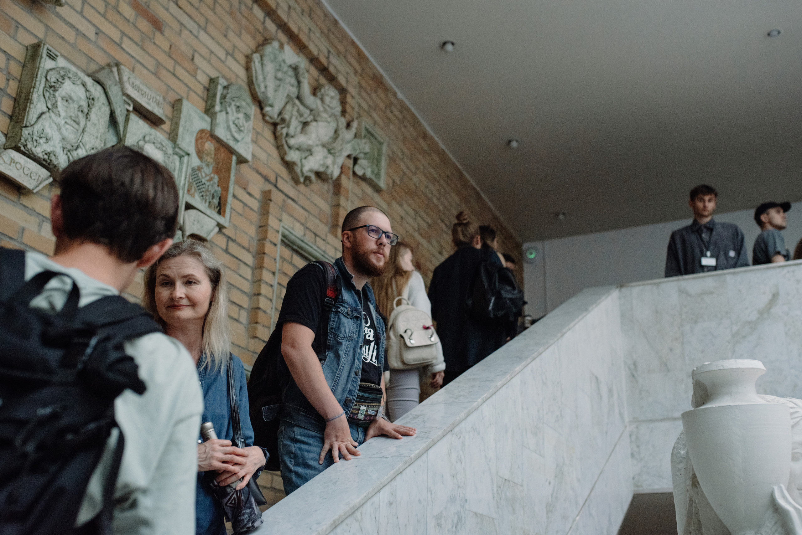 Открытие выставки «Длительные отношения с солнечными ударами» Маши Кирилловой. Портретный фотограф в Ереване и Челябинске Шаханская Ольга