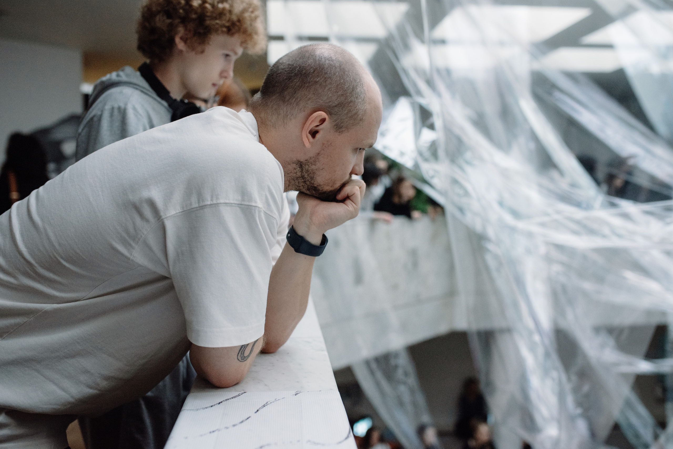 Открытие выставки «Длительные отношения с солнечными ударами» Маши Кирилловой. Портретный фотограф в Ереване и Челябинске Шаханская Ольга