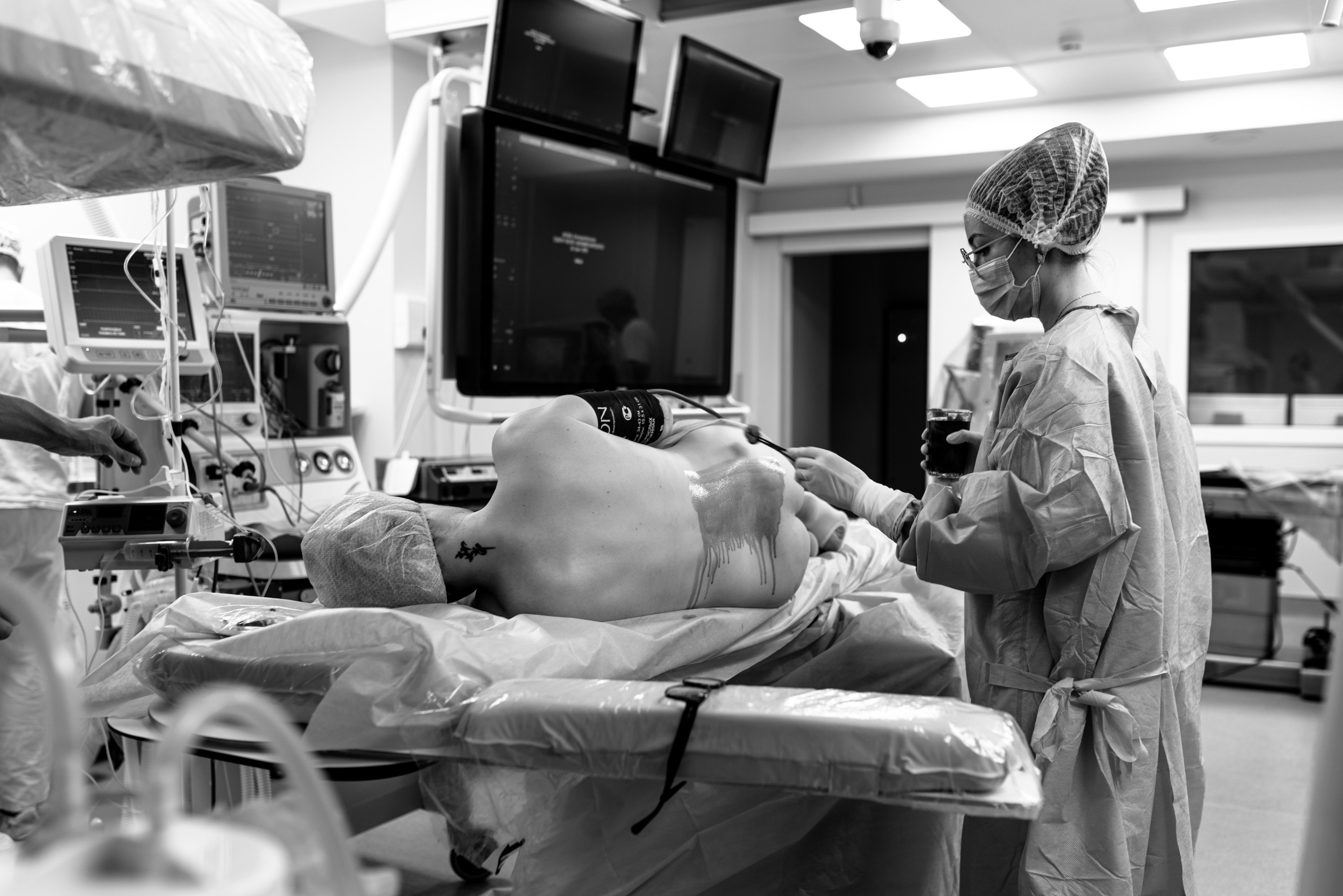 Репортаж из операционной ЧОКЦОиЯМ. Портретный фотограф в Ереване и Челябинске Шаханская Ольга