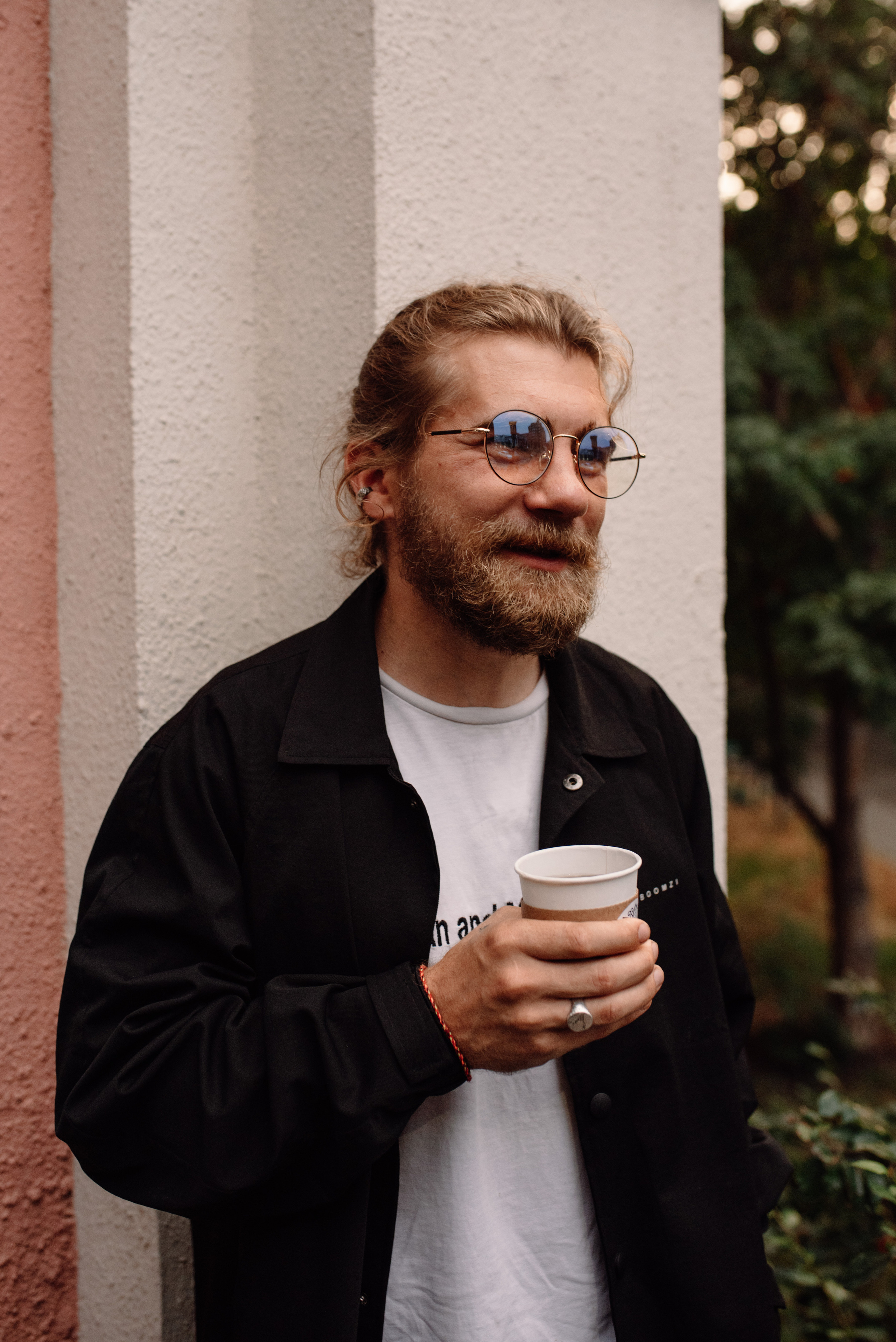 Открытие выставки «Длительные отношения с солнечными ударами» Маши Кирилловой. Портретный фотограф в Ереване и Челябинске Шаханская Ольга