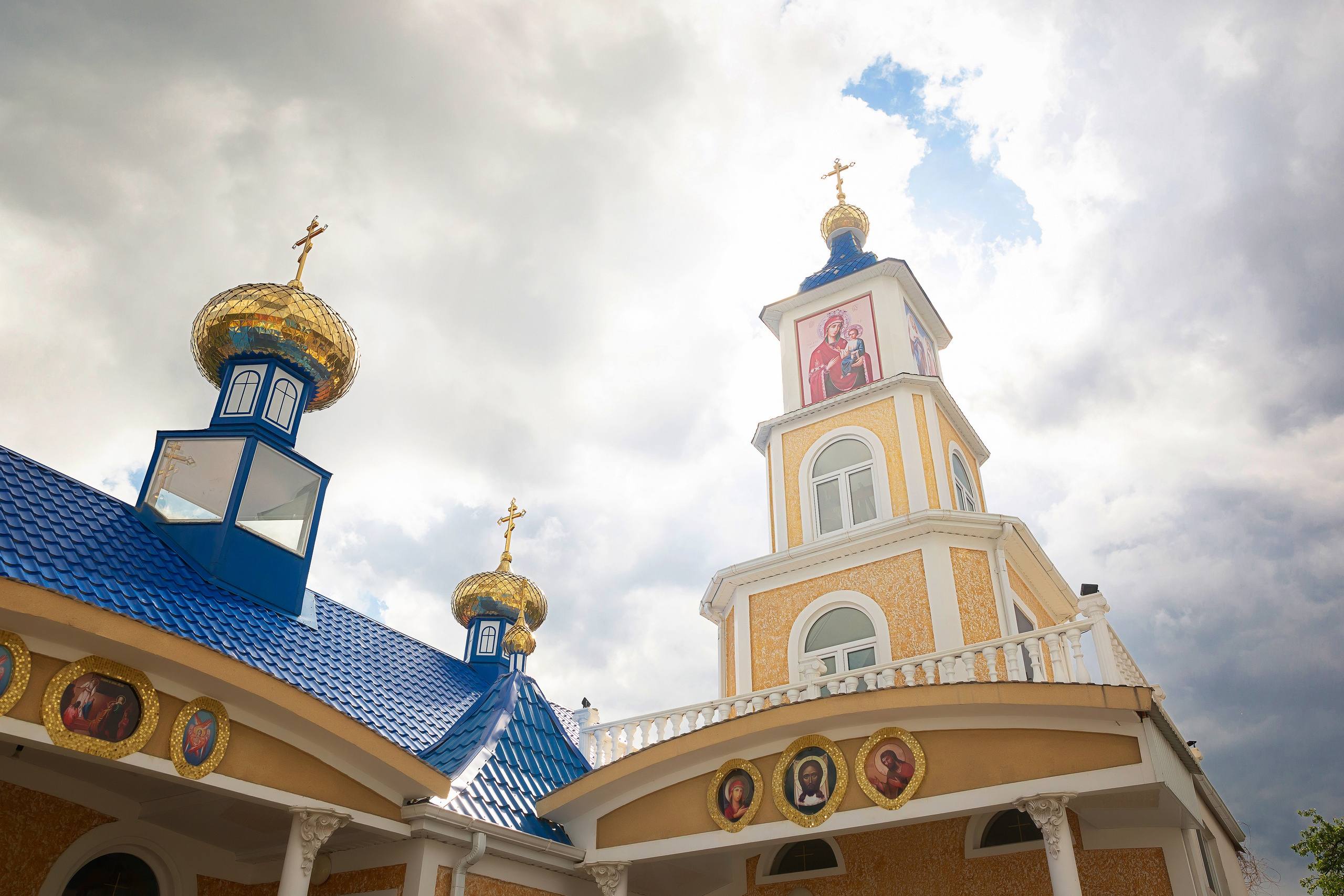 Таинство Крещения. Свадебный и семейный фотограф в г. Майкопе (выезд по республике и краю)