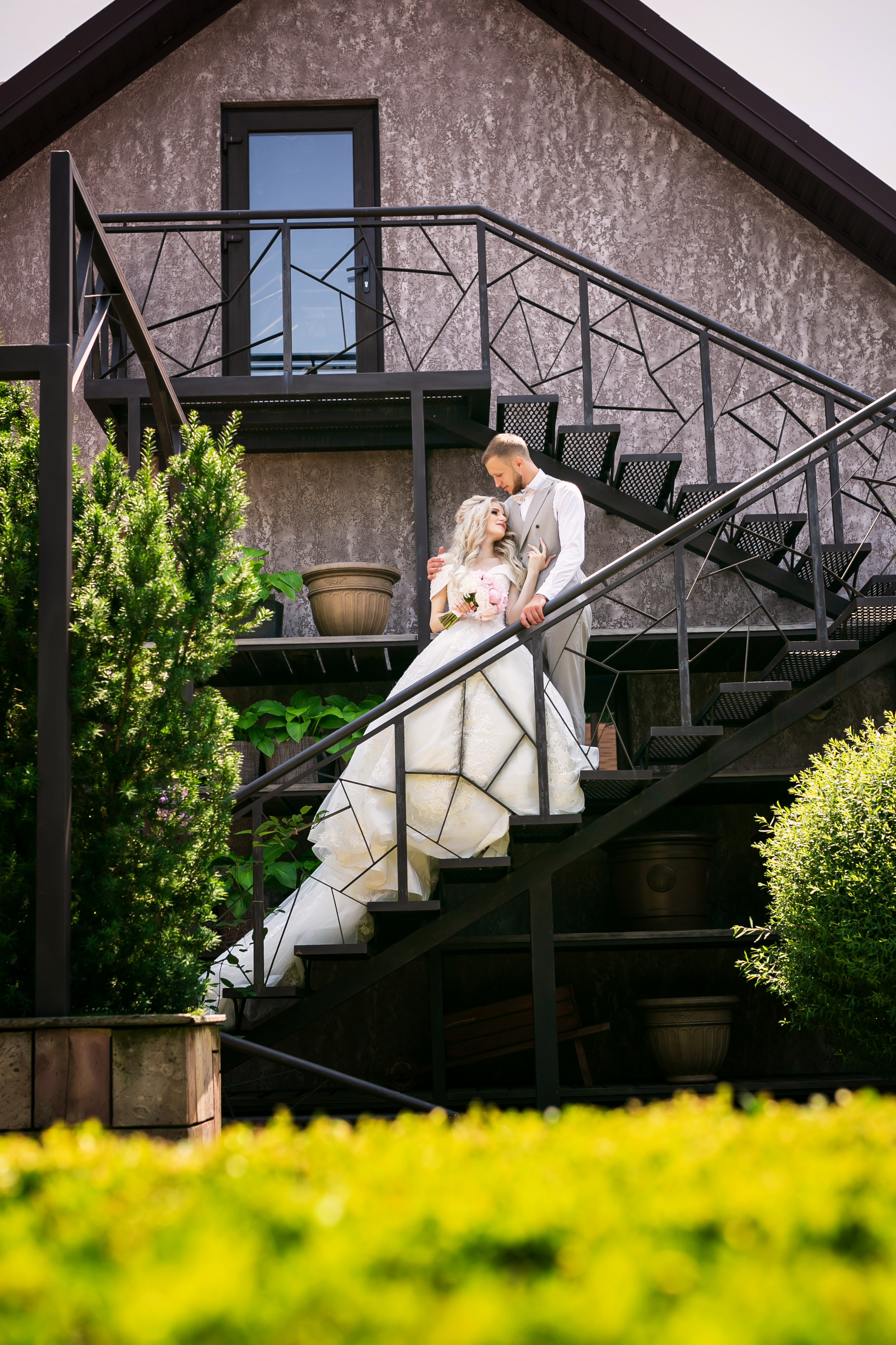 Свадебный и семейный фотограф в г. Майкопе (выезд по республике и краю)