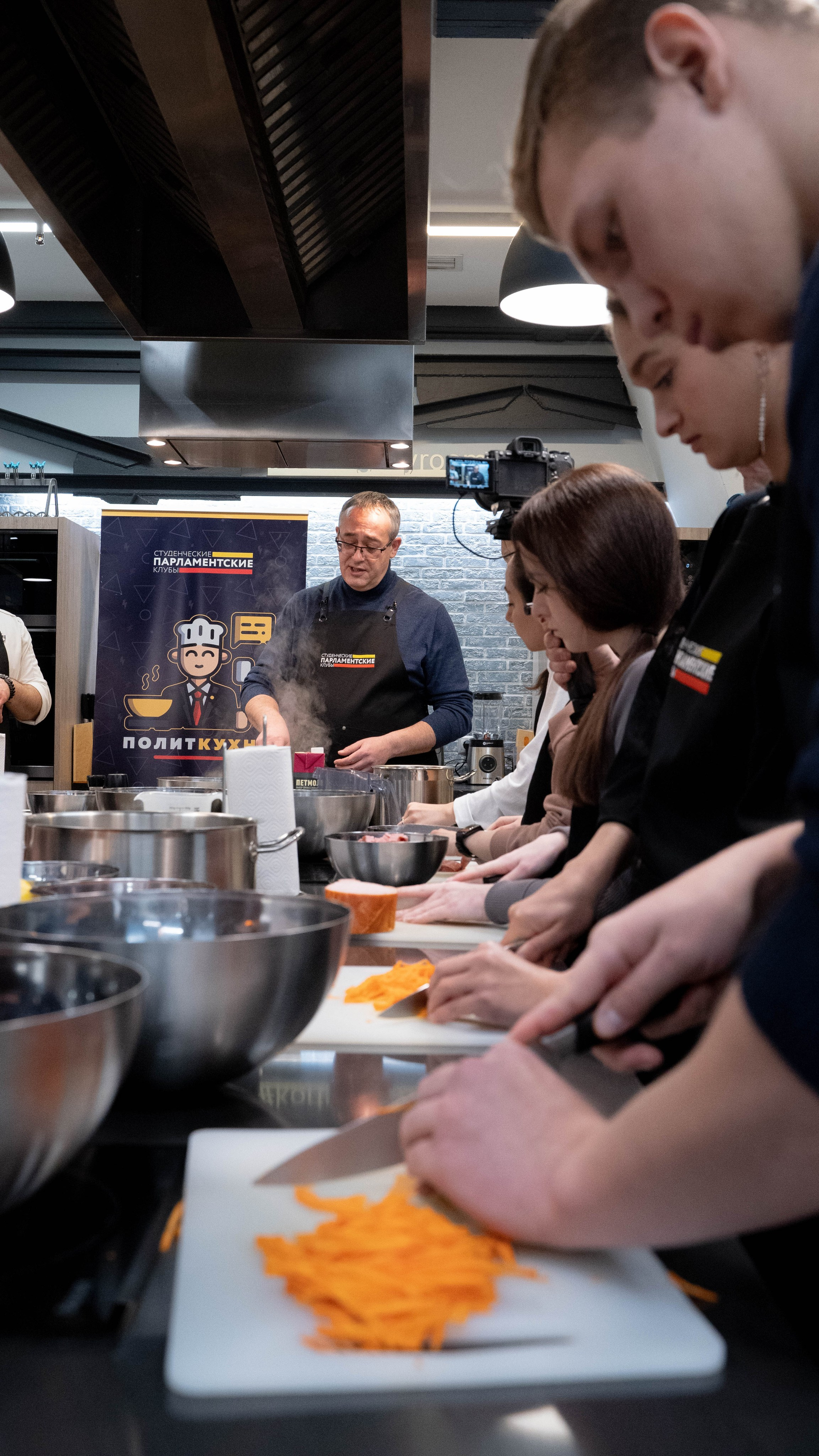 «ПолитКухня». Фотограф, оператор-монтажер, продюсер медиа проектов в Москве
