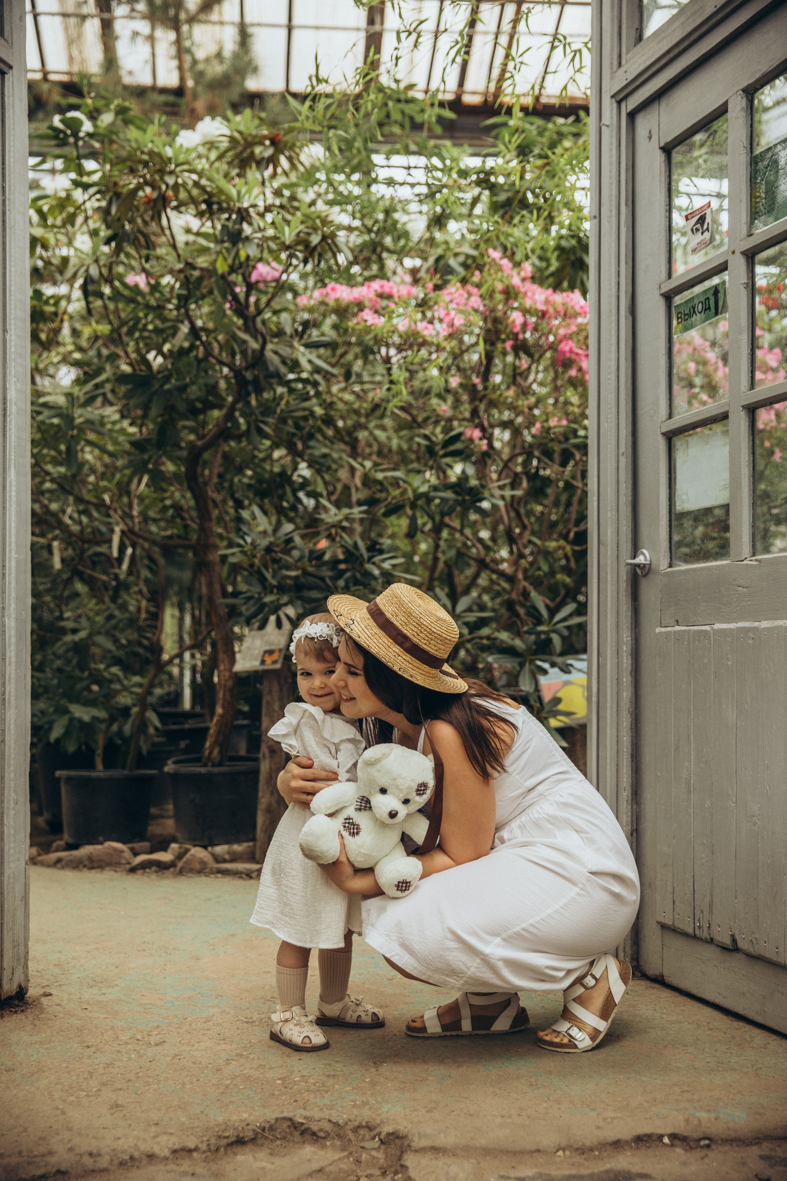 Мама и дочь оранжерея. Свадебный и семейный фотограф Москва и Московская область