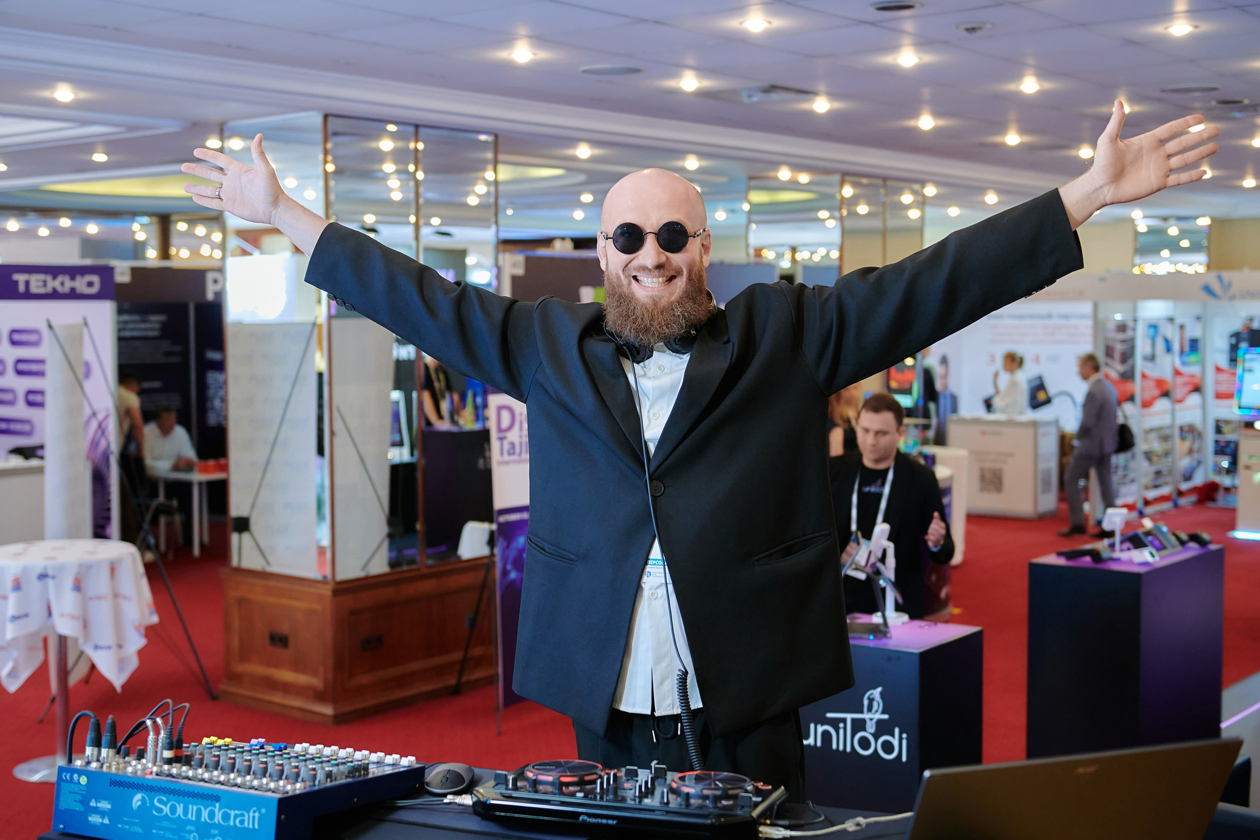 Выставки. Solofilms