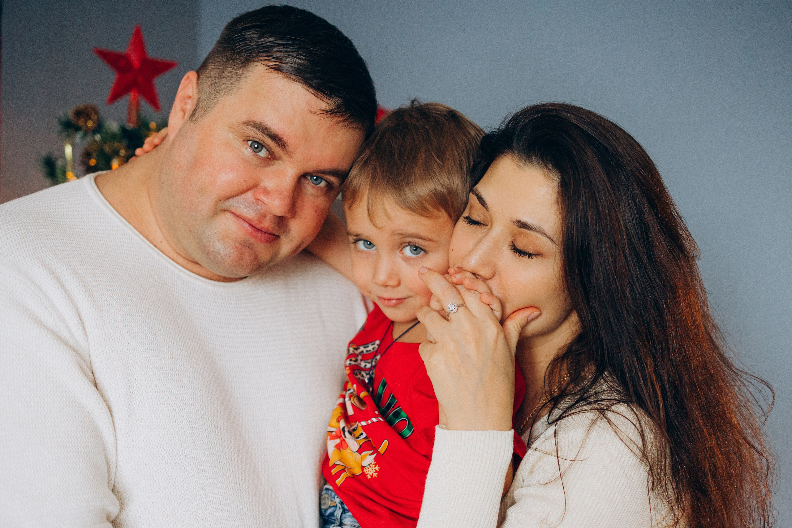 Семья — это тепло объятий и свет улыбок!. Фотограф Москва Светлана Кирюшина