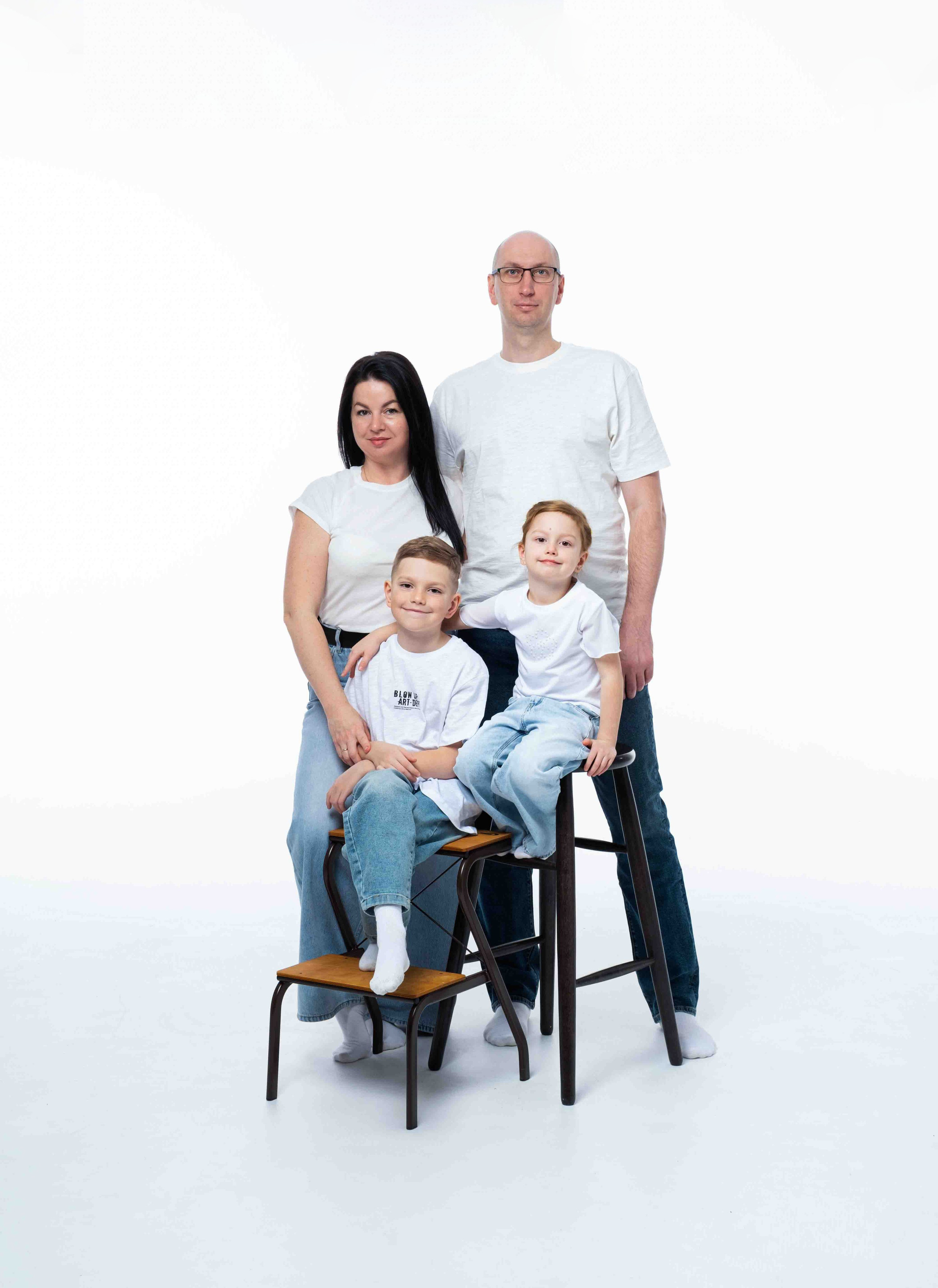 Семья Васютиных. Студийный, портретный, семейный фотограф Южно-Сахалинска Яна Радаева