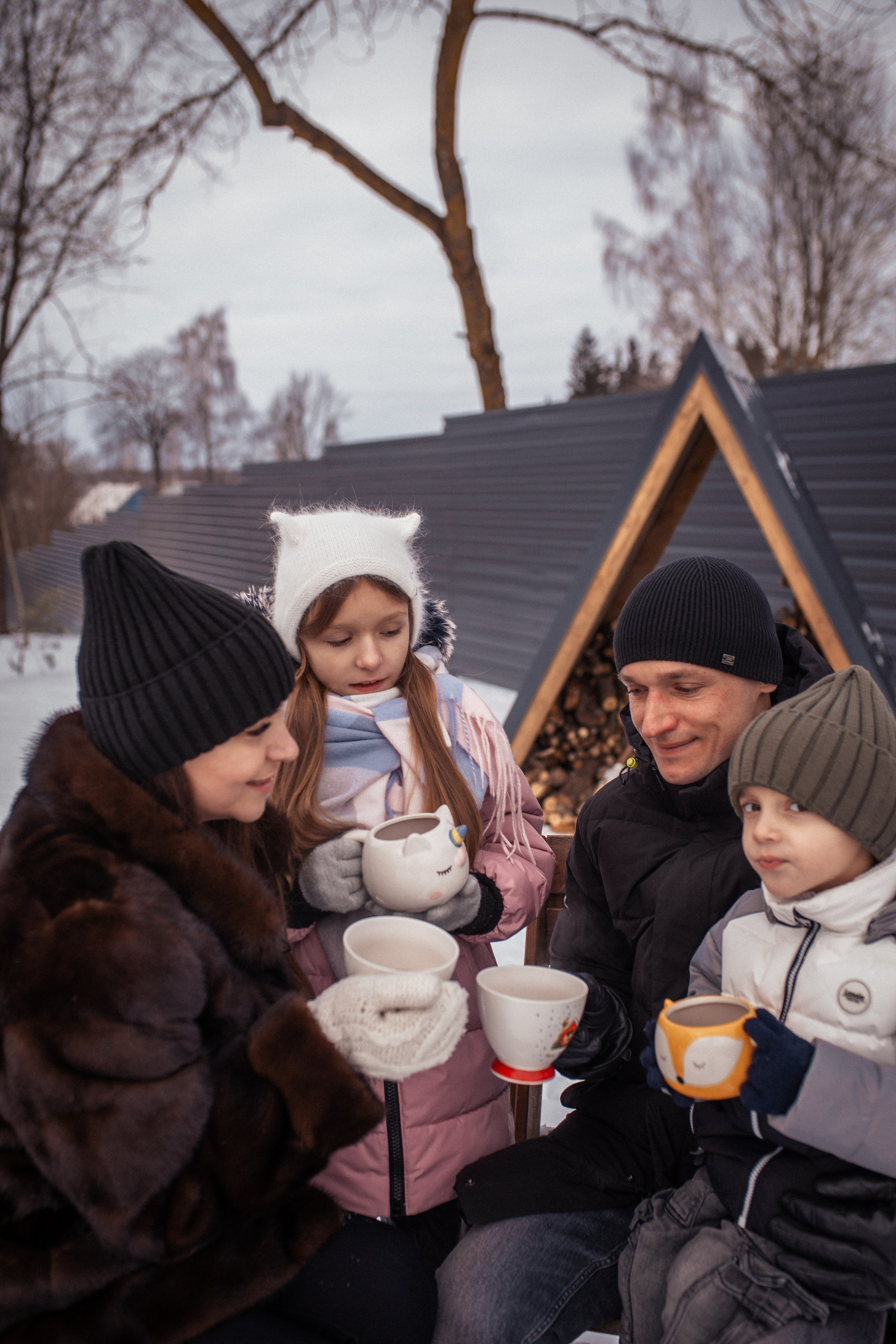 Мария с семьёй