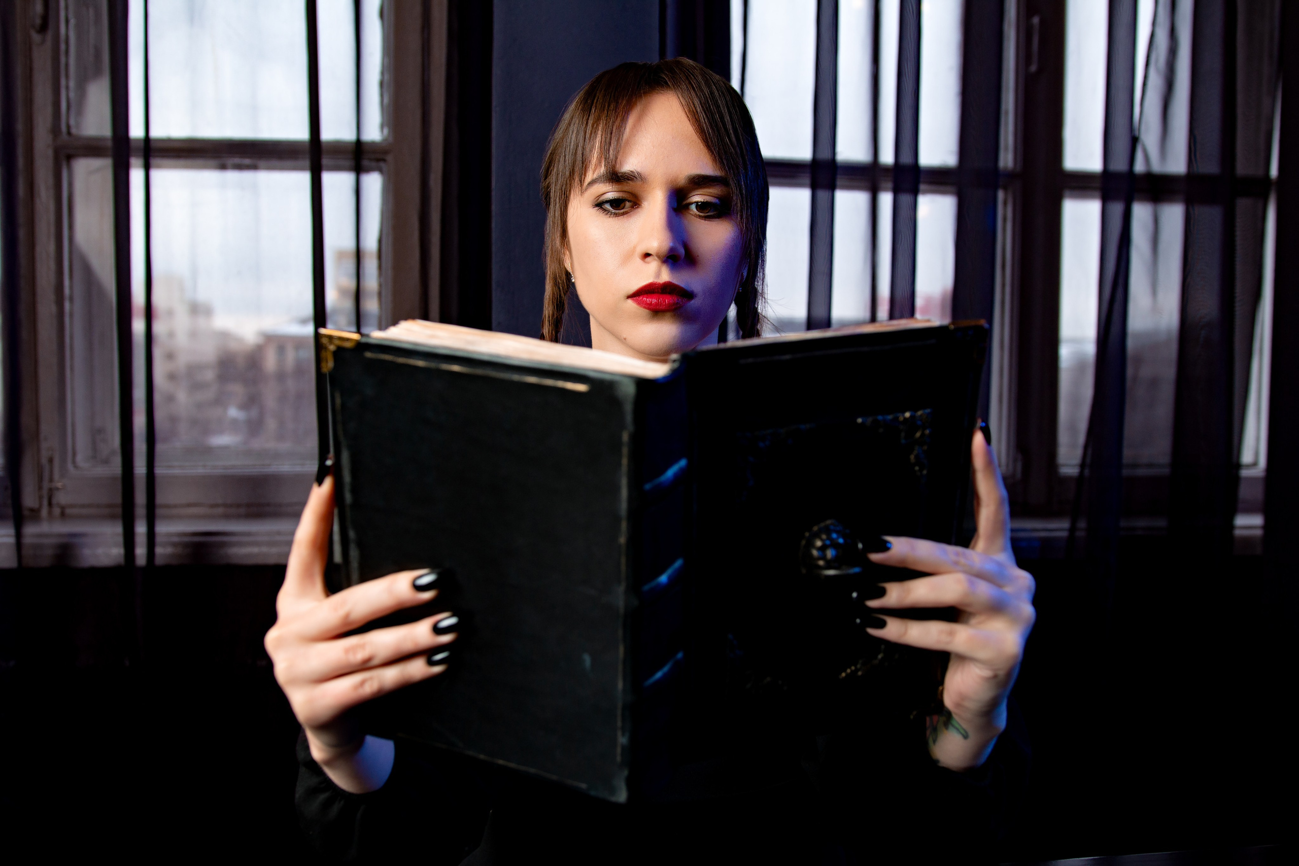 В стиле wednesday 