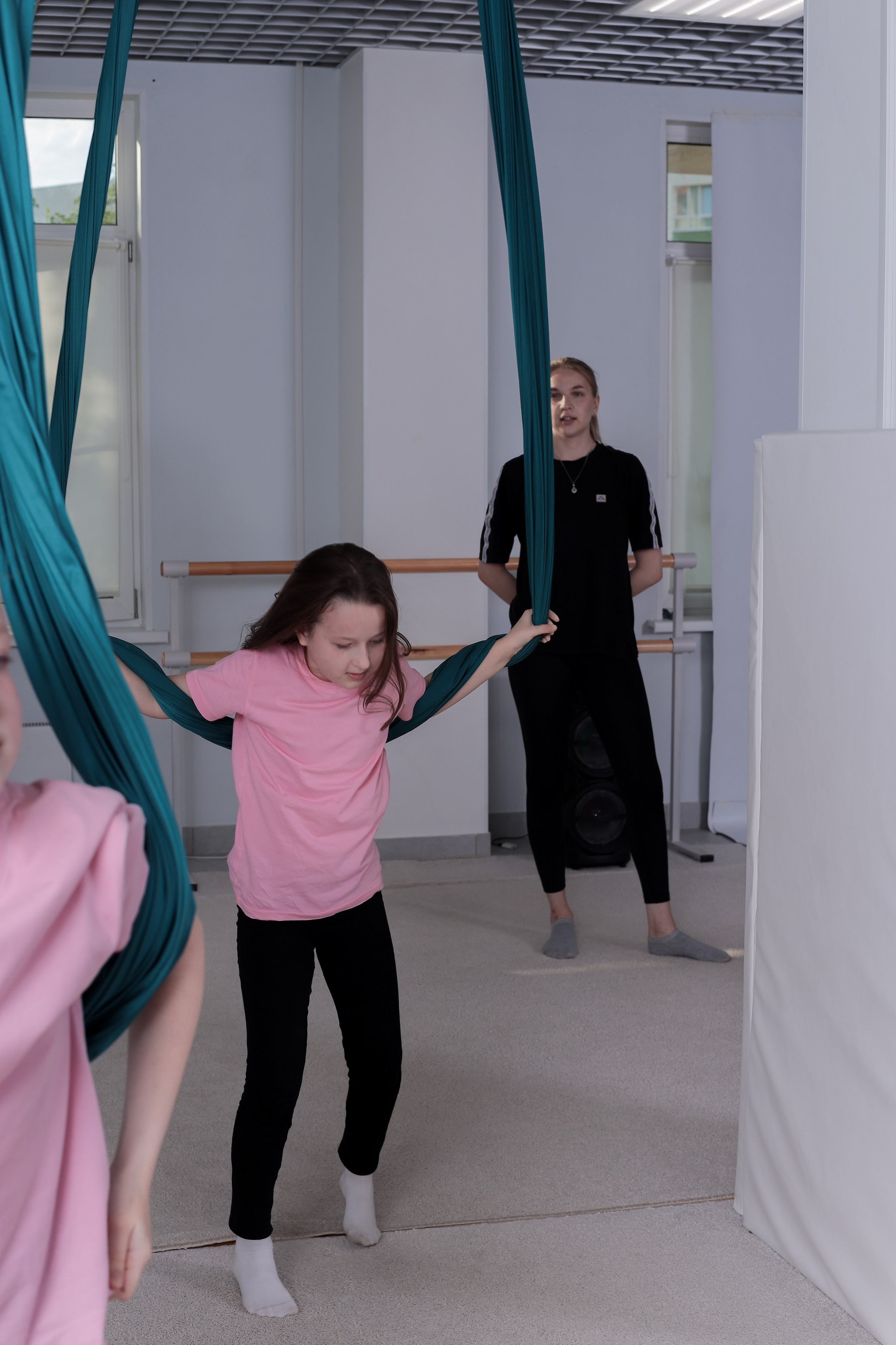 Детская аэройога. Фотограф Надршина Лилия