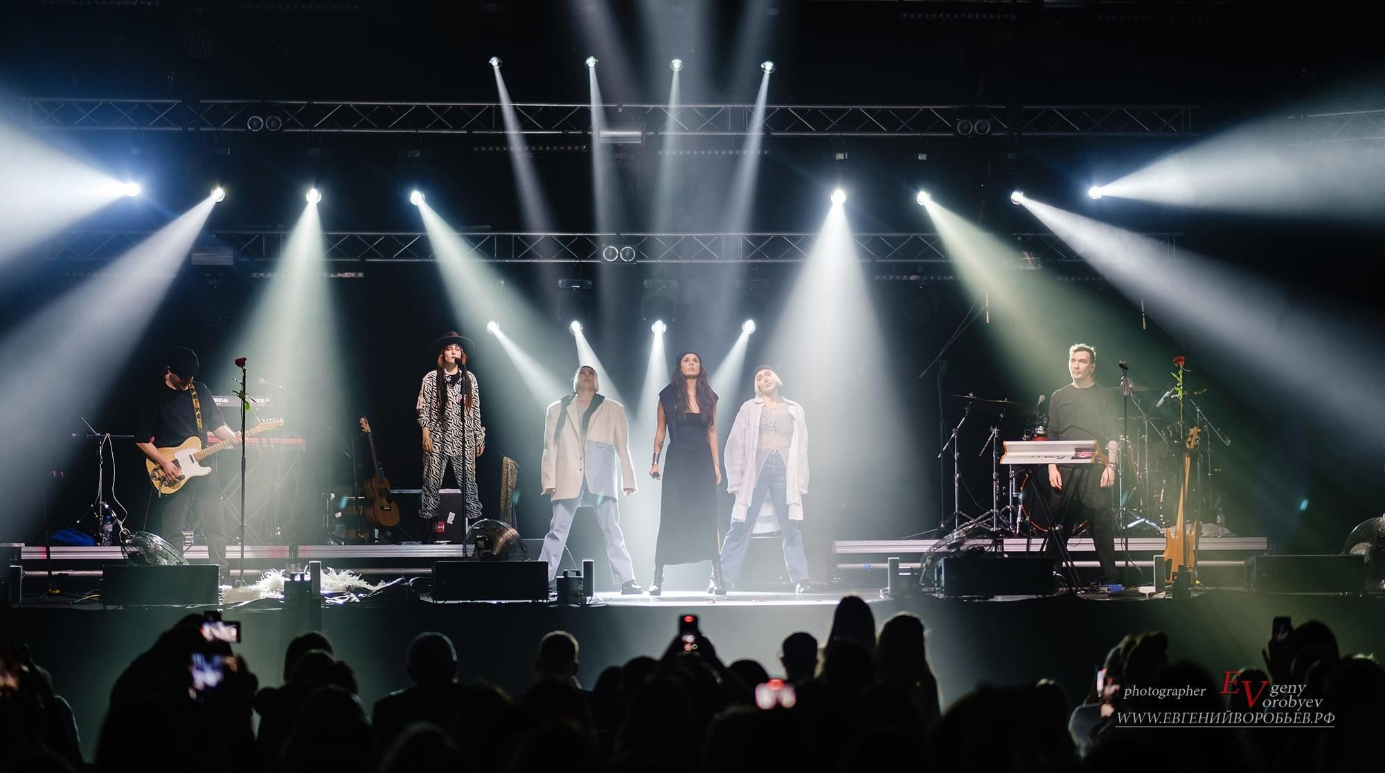 Концерт певицы зиверт в Красноярске фото репортаж артистка шоу фоторепортаж репортажный фотограф фотосъёмка заказать цена стоимость пример