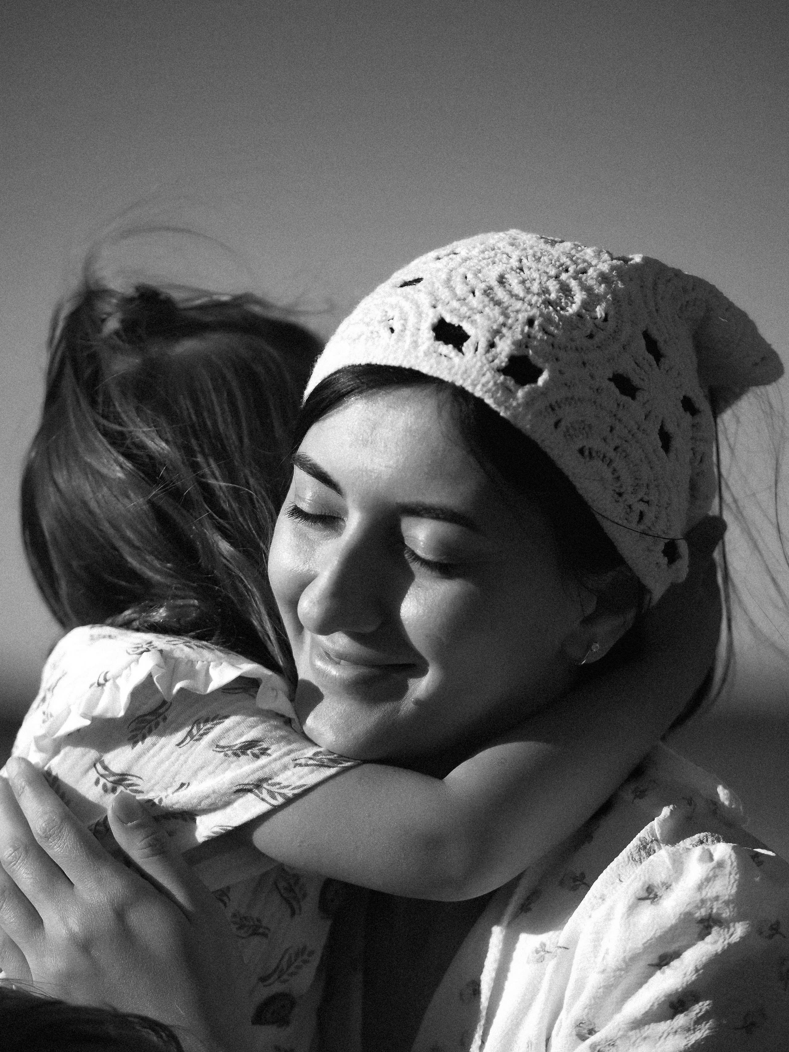 Гоняться по полю на тачке с мамой и папой. Обижаться. Смеяться. Фотограф Рязань. Семейный Свадебный фотограф