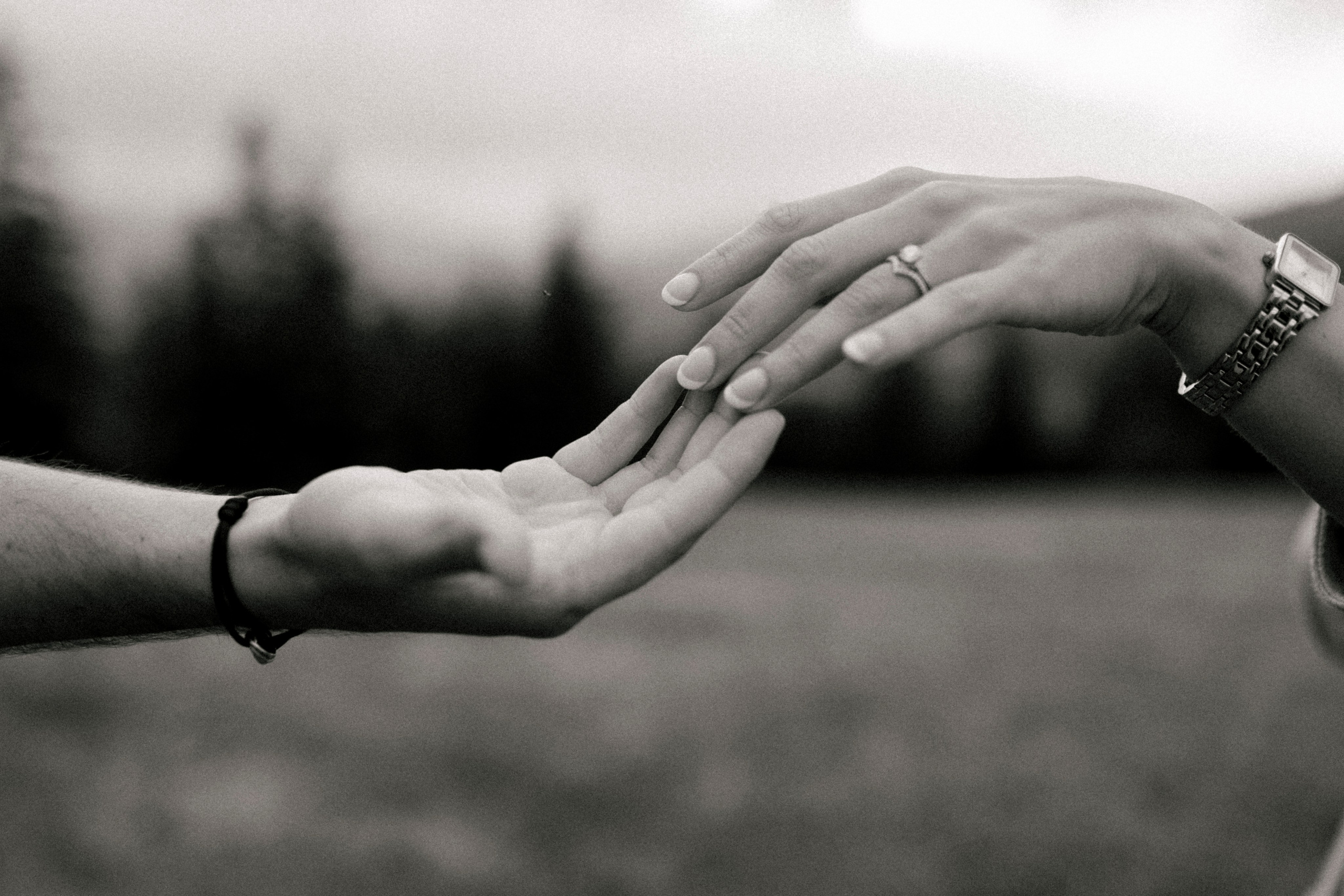 Polina Sobol — family & documentary photographer in Bern. Outdoor & urban photo sessions for families, kids and couples