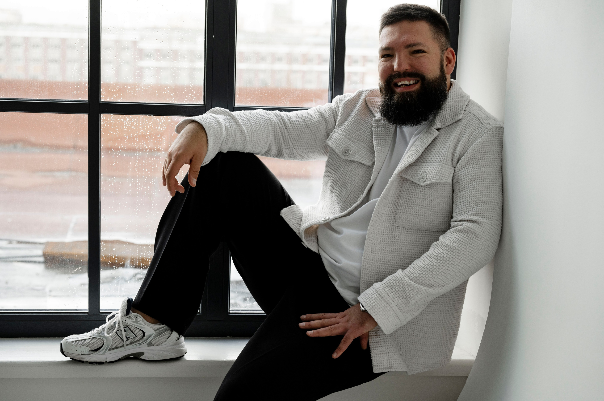 Роман. Профессиональный фотограф беременности в СПБ. Стильные фотосессии беременности в стиле минимализм и классическая фотография