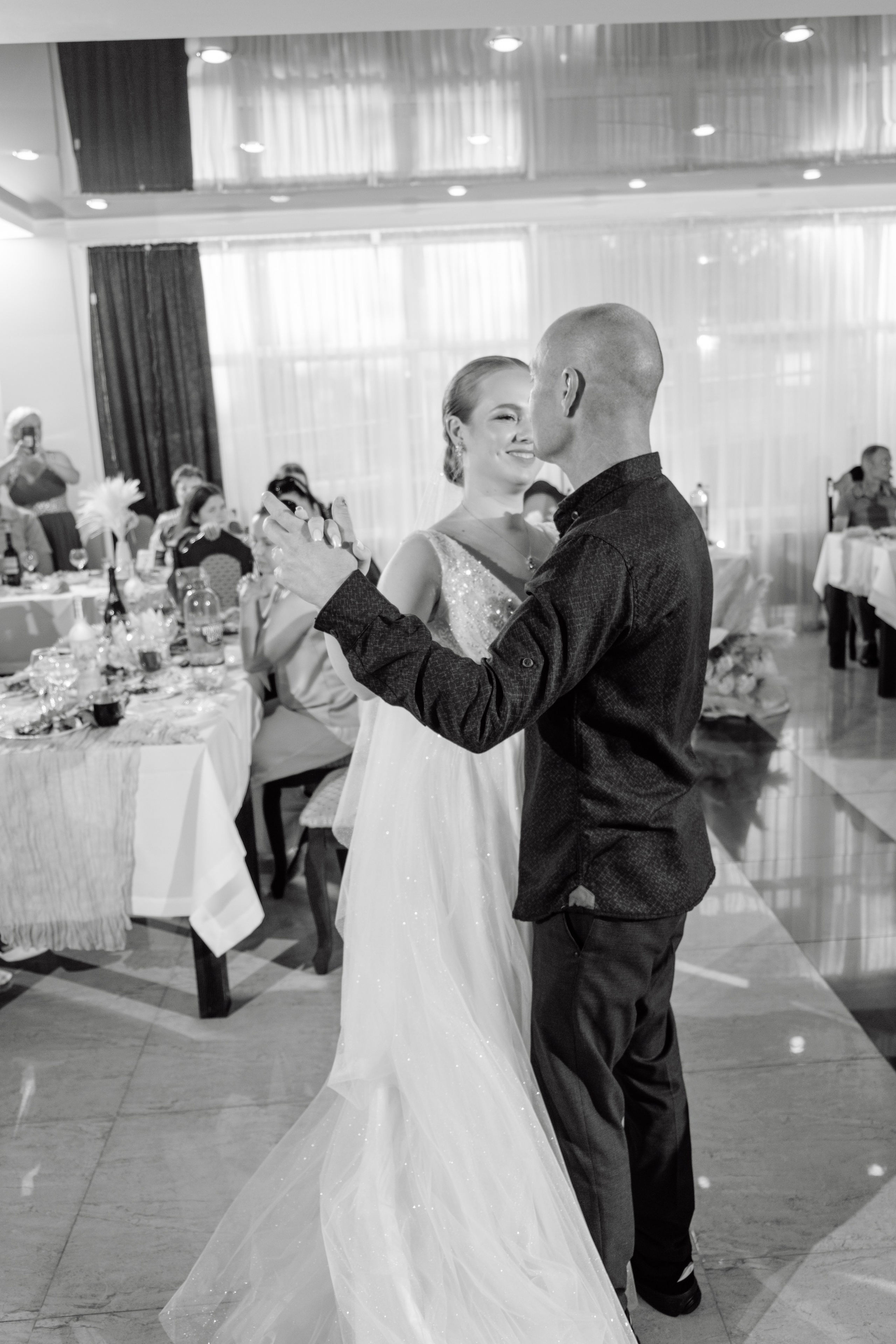 Свадебный ретопртаж. Профессиональная фотосъемка в Крыму. Натуральные эмоции и живые кадры. Забронируйте дату прямо сейчас!