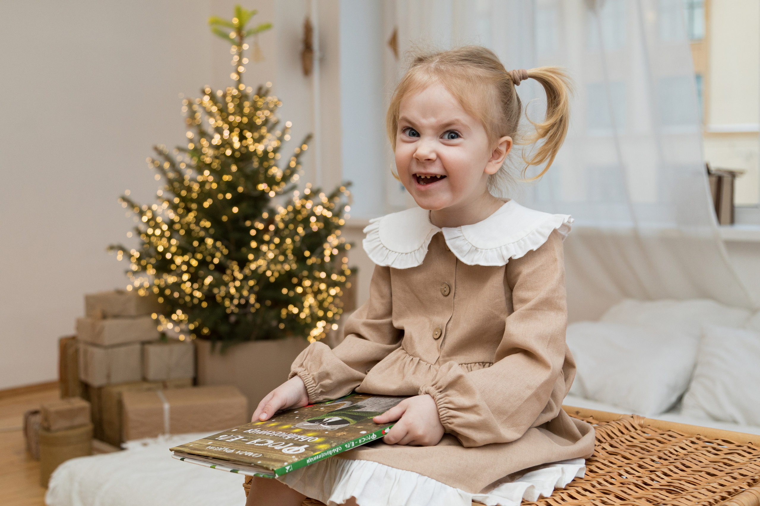 Семейная новогодняя студийная фотосессия. Детский и контент фотограф Надя Волкова Санкт-Петербург