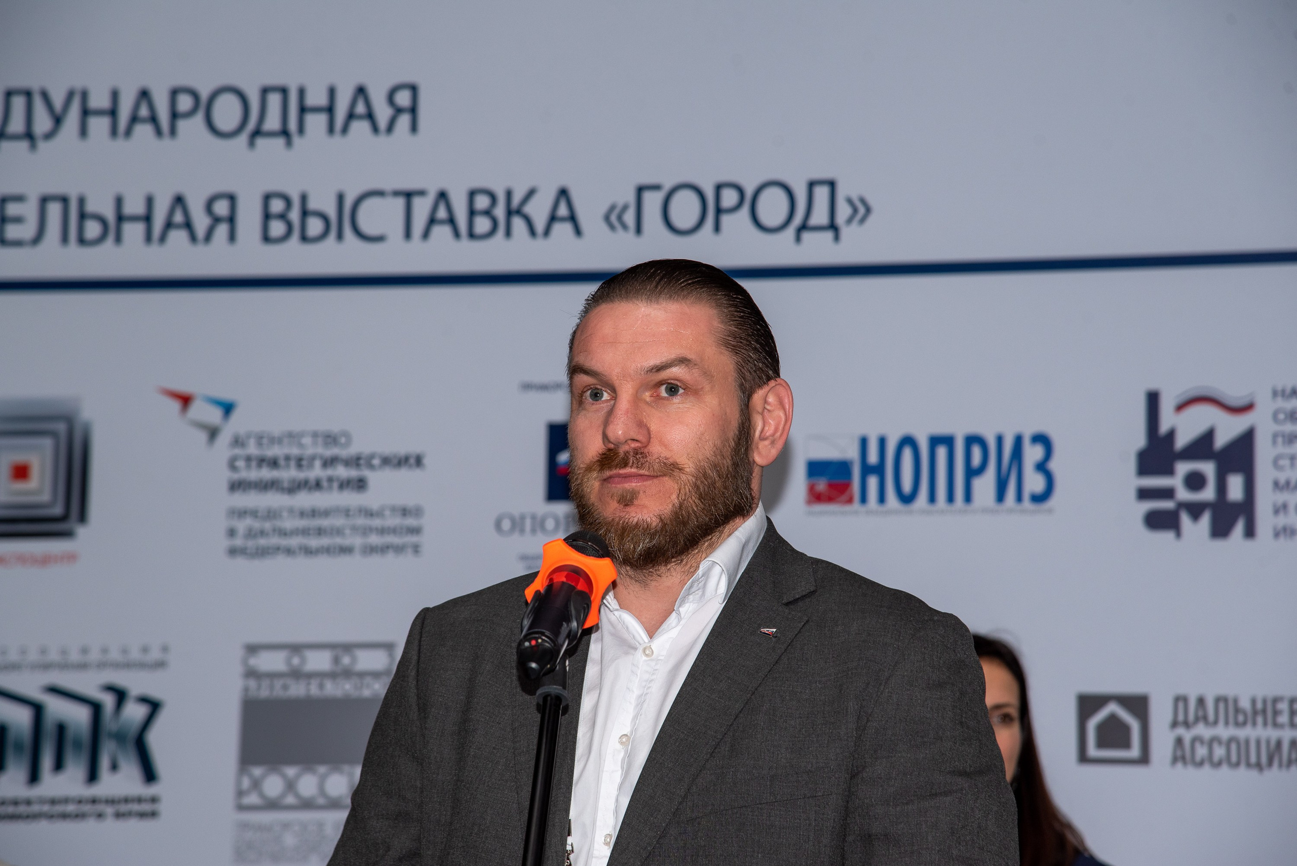32-я строительная выставка. Семейный и свадебный фотограф во Владивостоке Солопчук Властелина