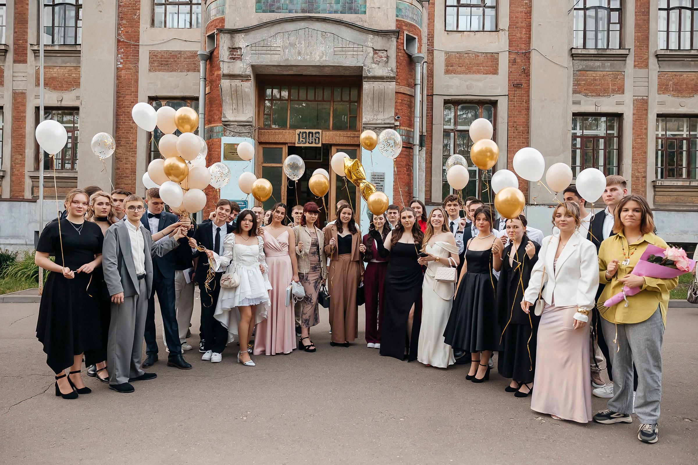 Выпускной вечер СОШ № 10. Семейный и свадебный фотограф в Москве Леванова Александра