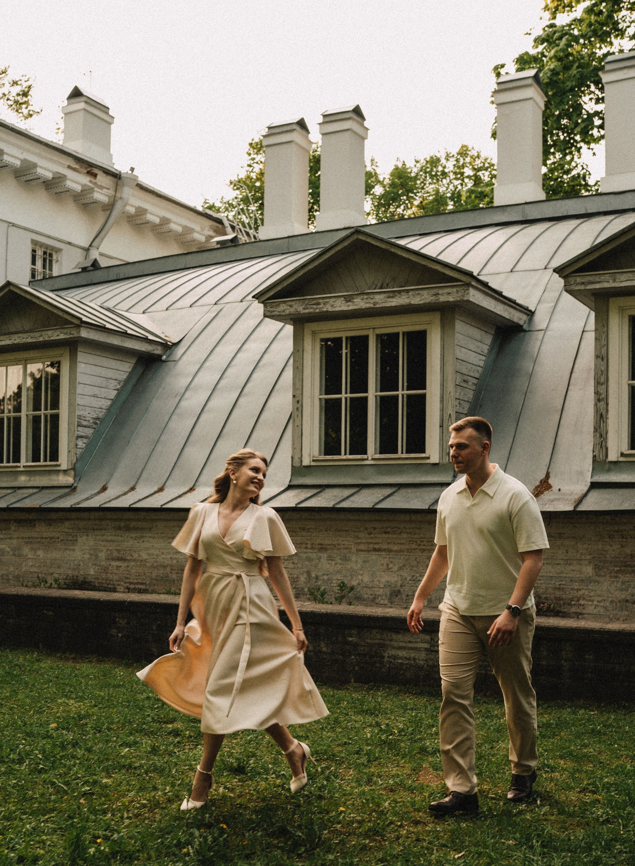 Парная фотосессия в Санкт-Петербурге. Фотосессия лавстори СПб. Федосова Елизавета - свадебный фотограф СПб. Фотосессия в Питере в парке. Елагин остров. ЦПКио имени Кирова.