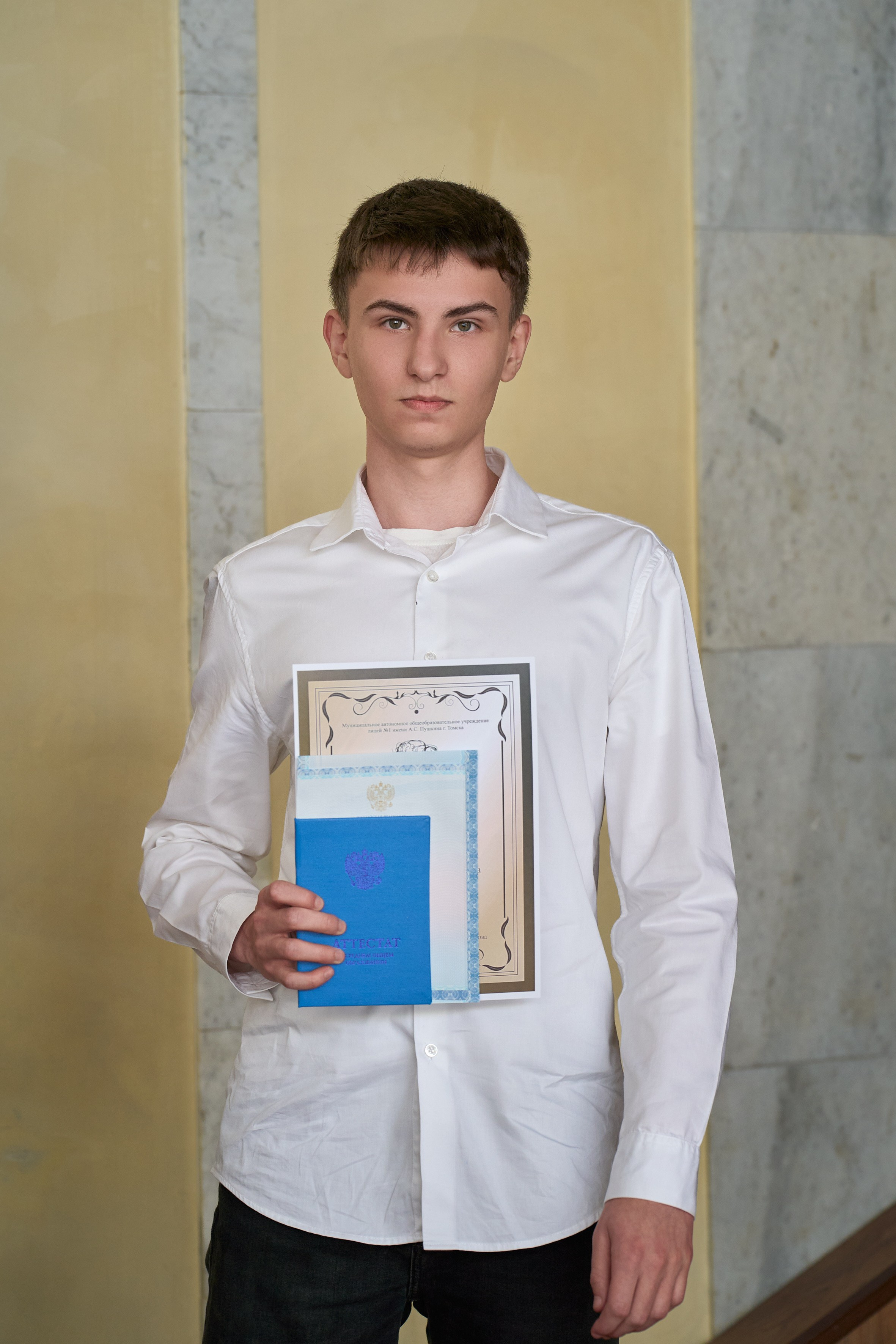 Вручение аттестатов 11 класс. Репортажный и портретный фотограф в Томске Ларионов Артём