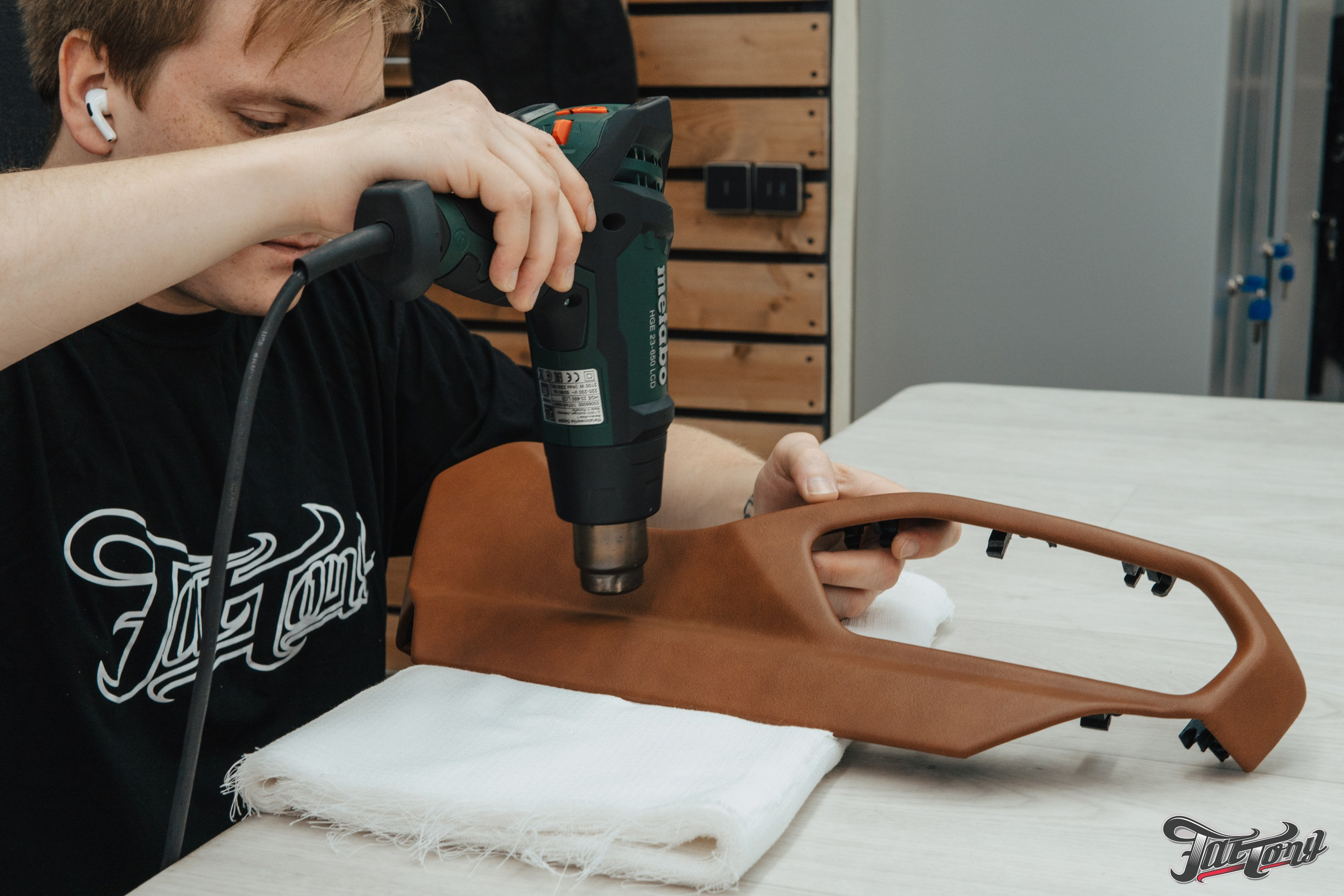 Lamborghini Urus перешив поврежденных элементов салона, окрас капота и деталей. DeLorein