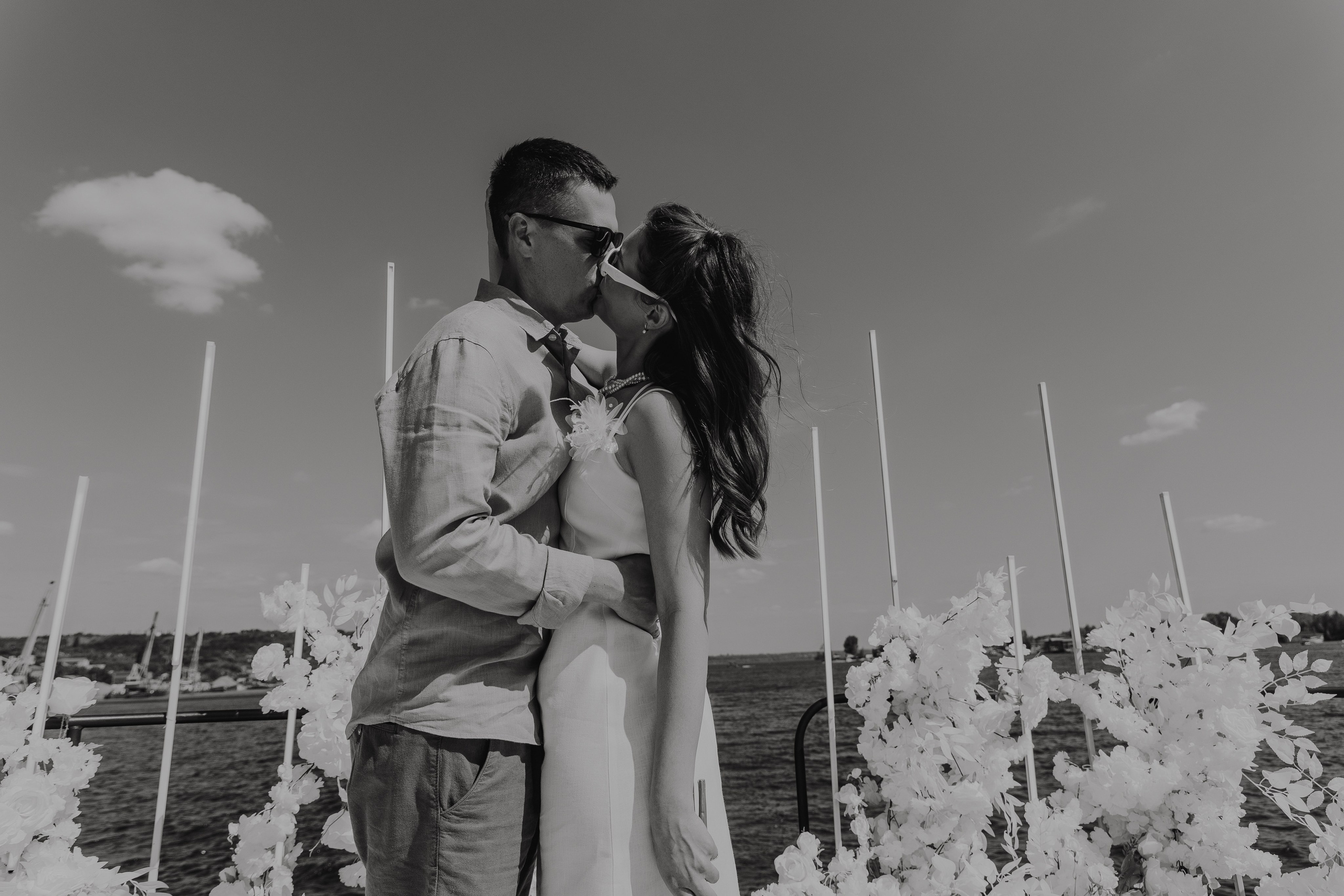 Александра и Геннадий. Яхта. Свадебный фотограф в Саратове