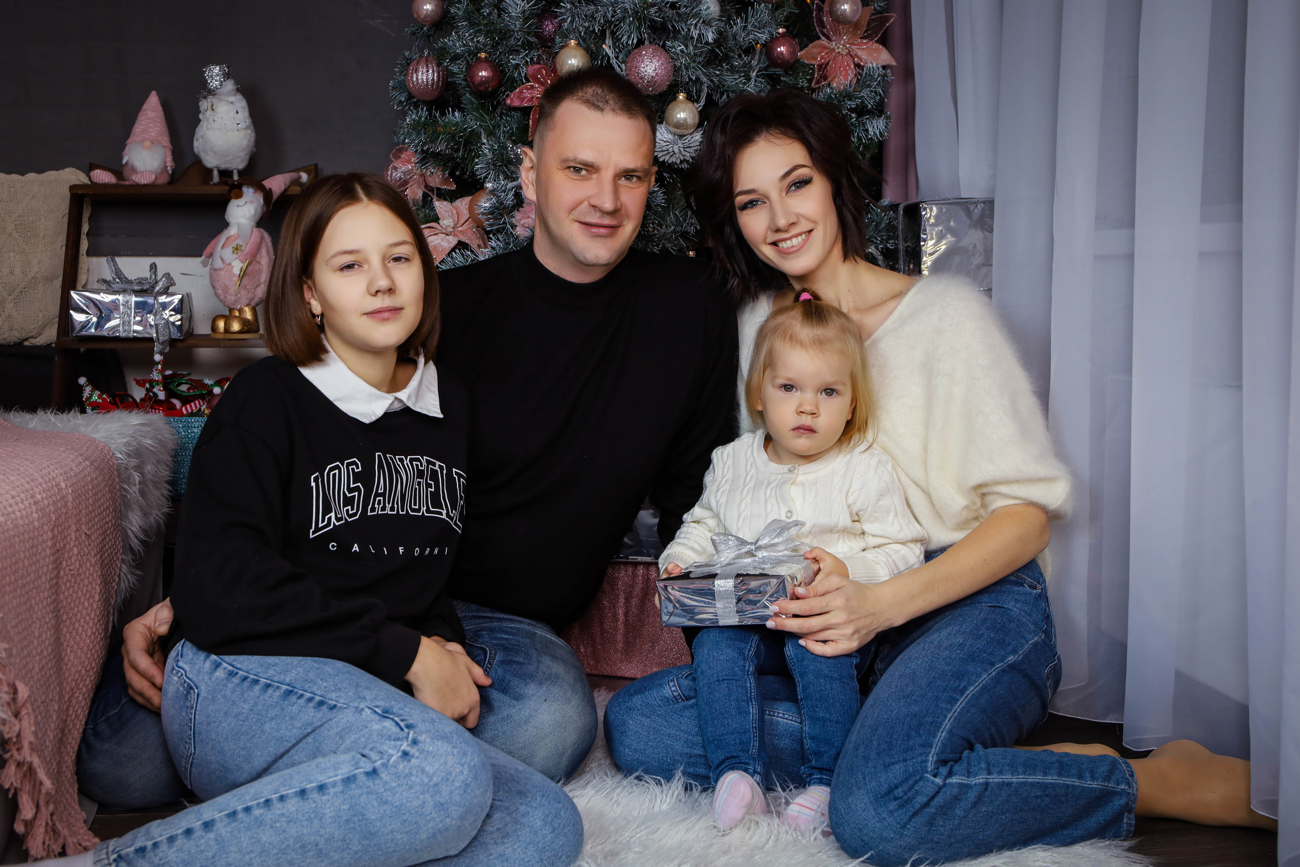 Инна с семьей. Новогодняя 2022