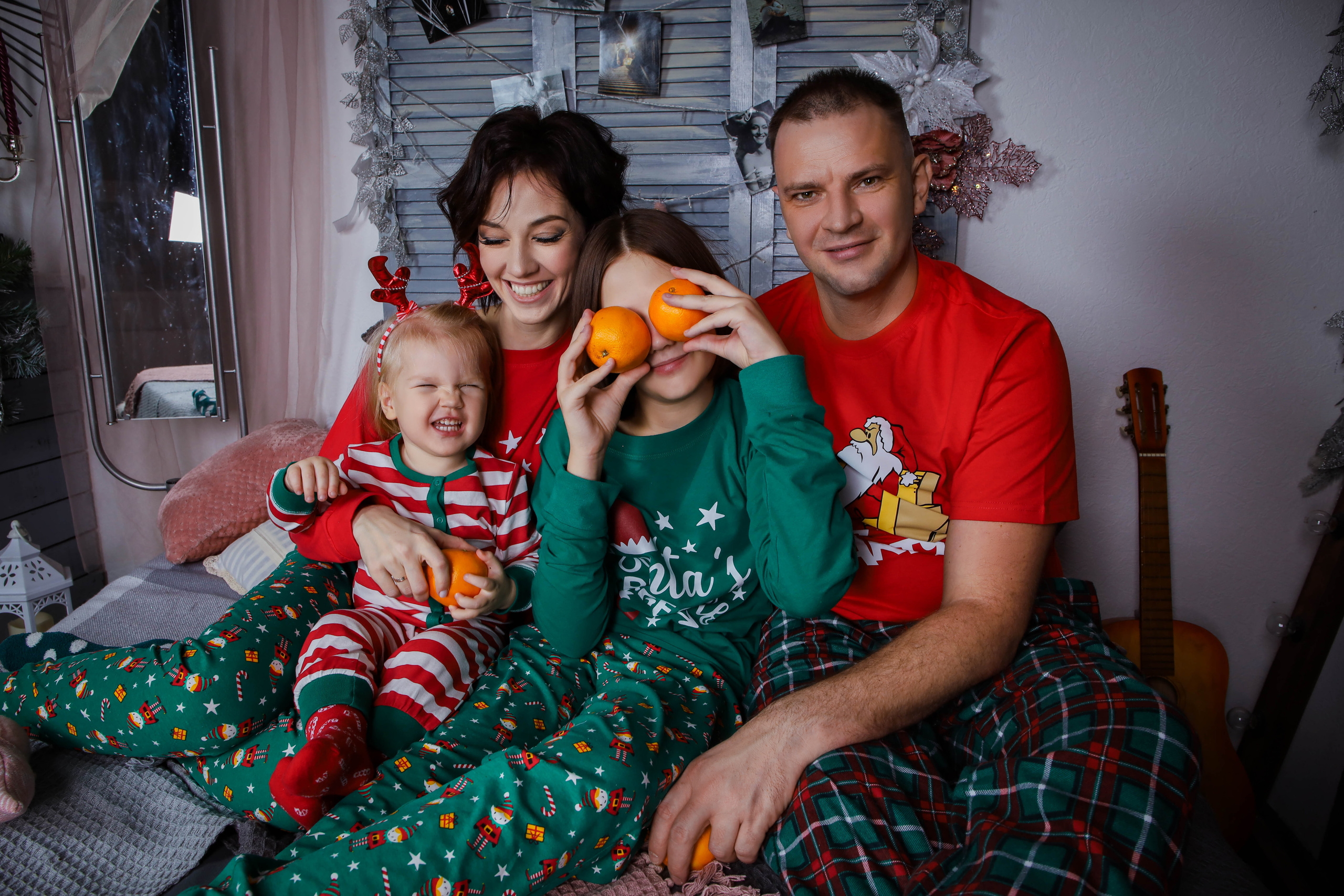 Инна с семьей. Новогодняя 2022