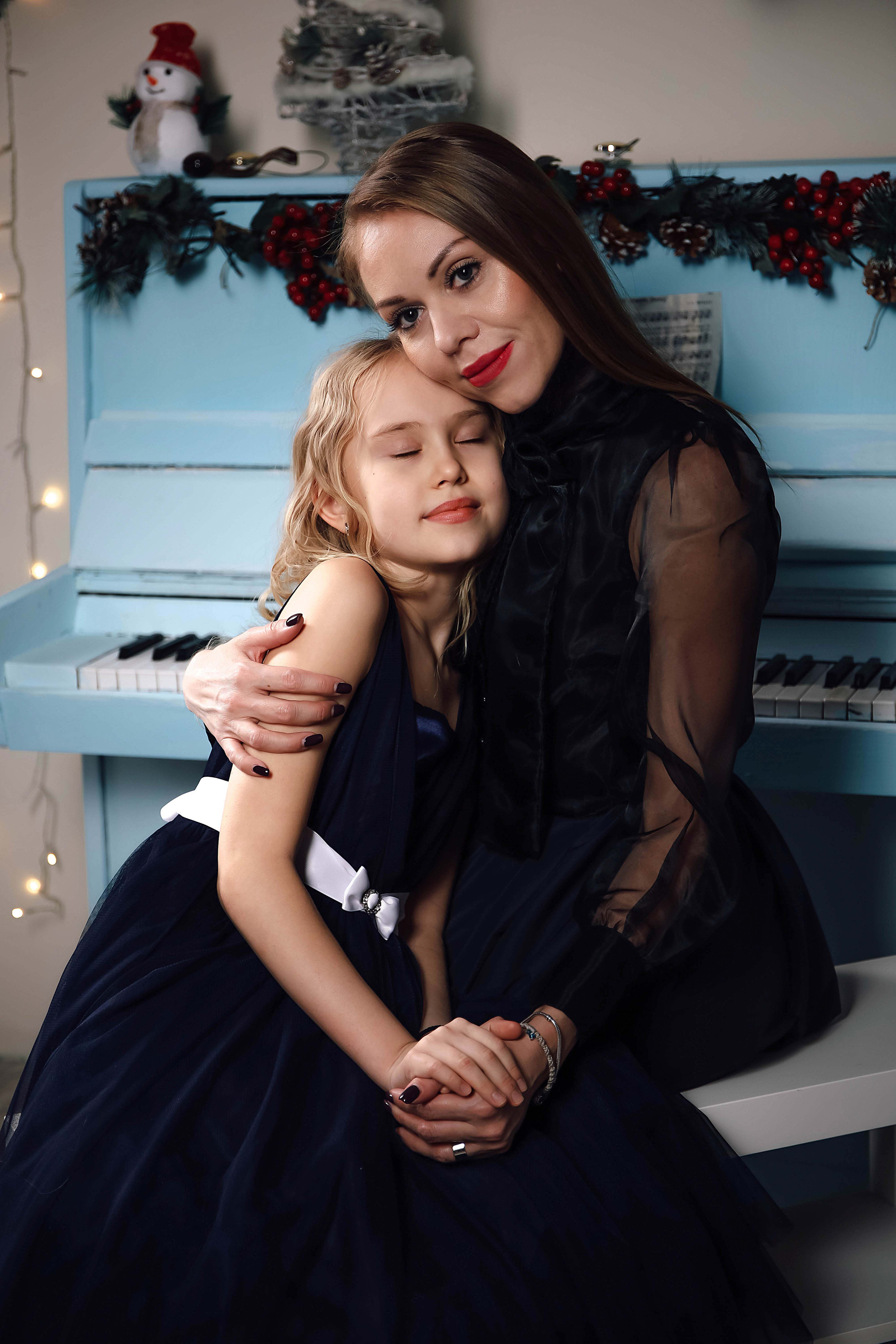 Мария с дочкой