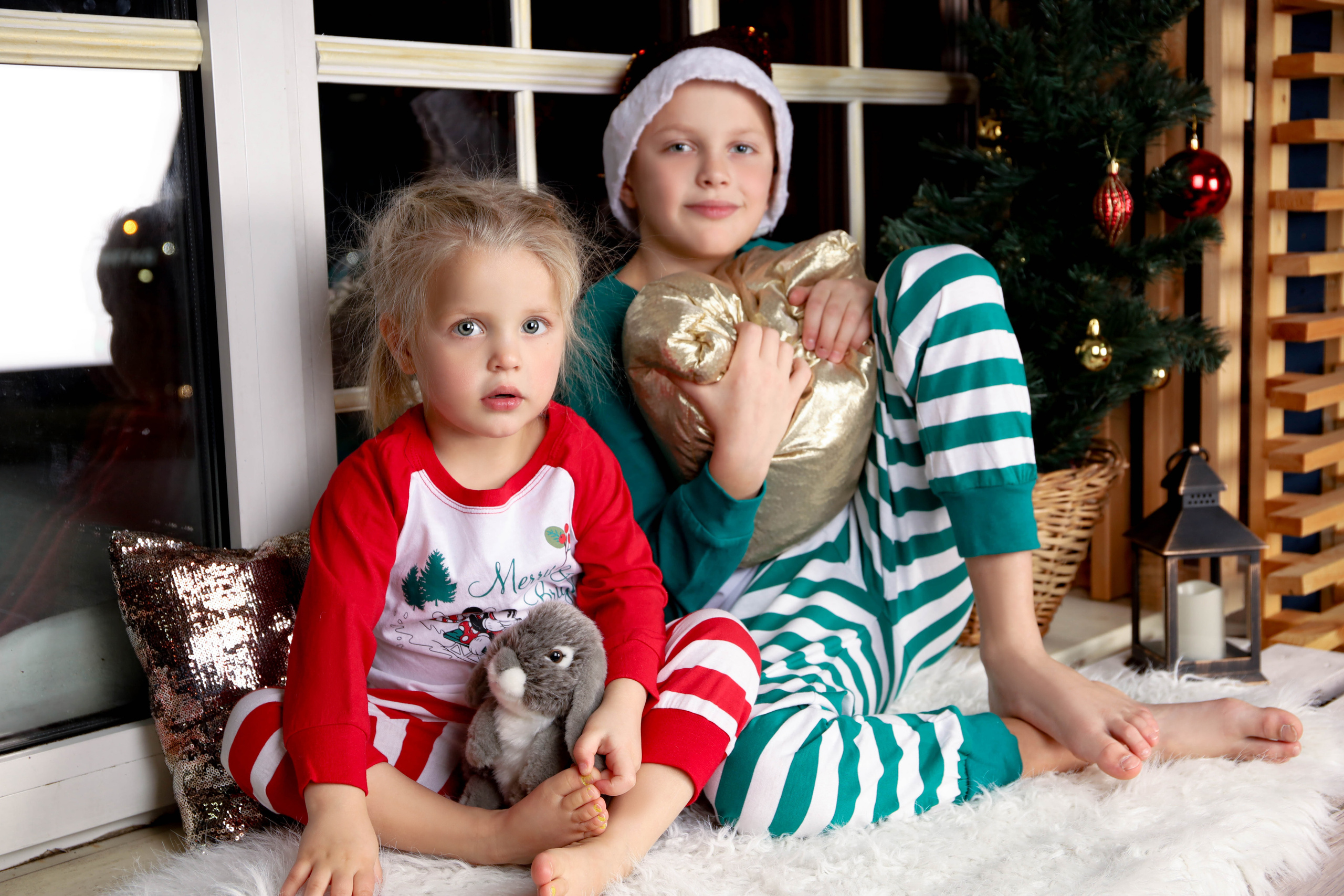 Анна с семьей.Новогодняя 2022