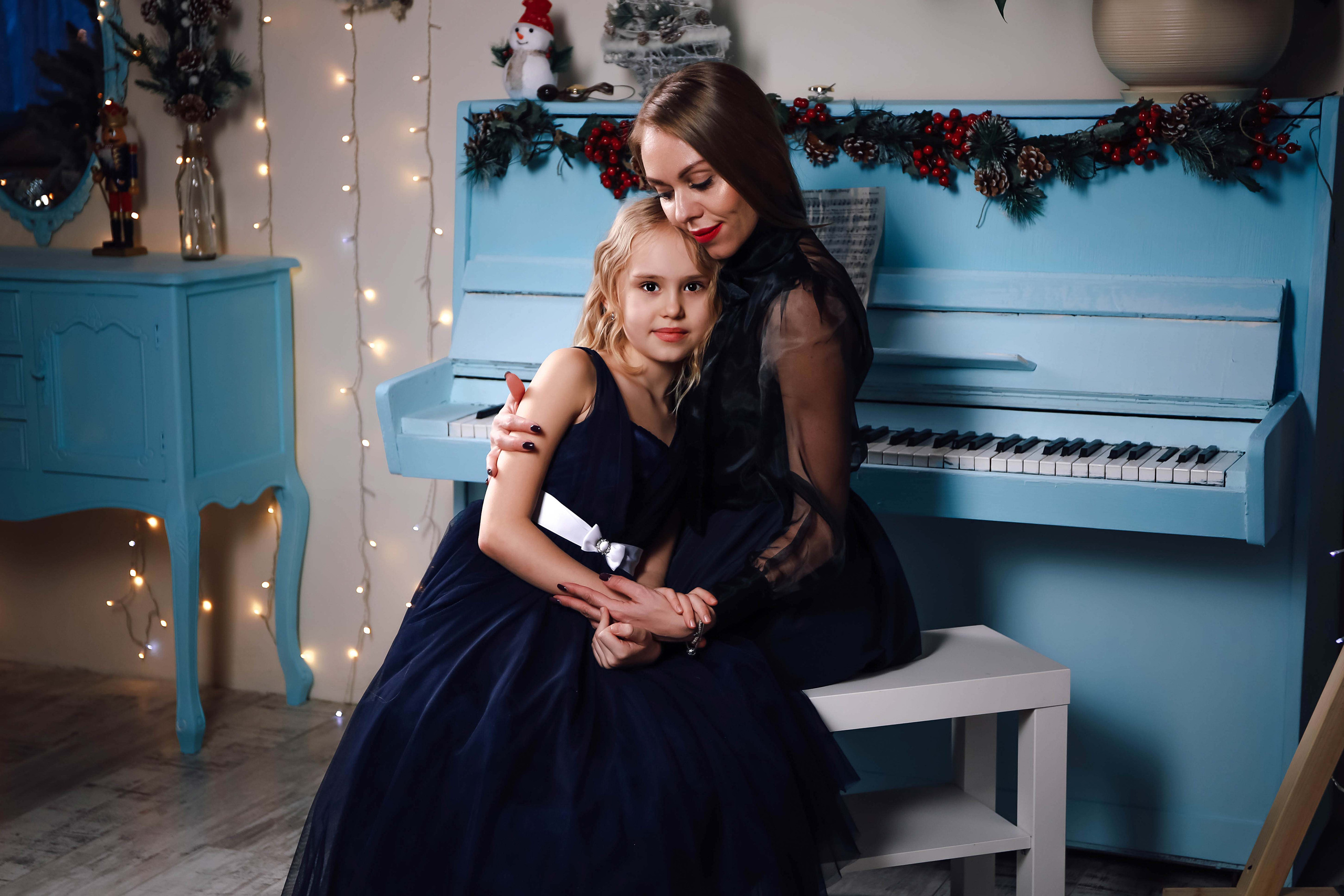 Мария с дочкой