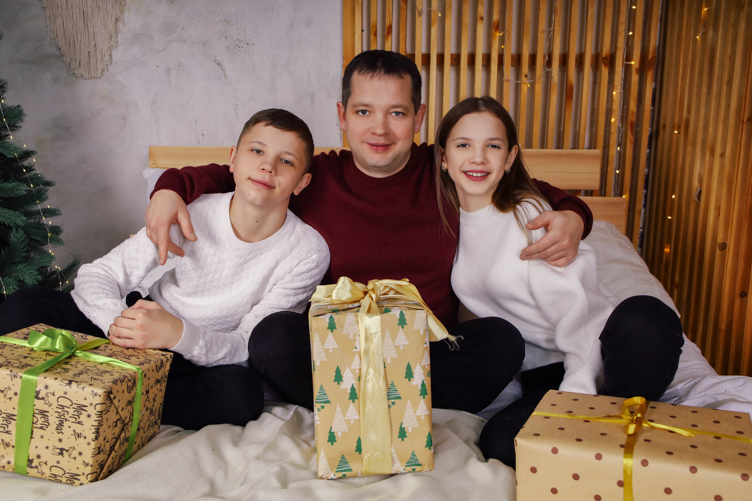 Мария с семьей. Новогодняя 2022