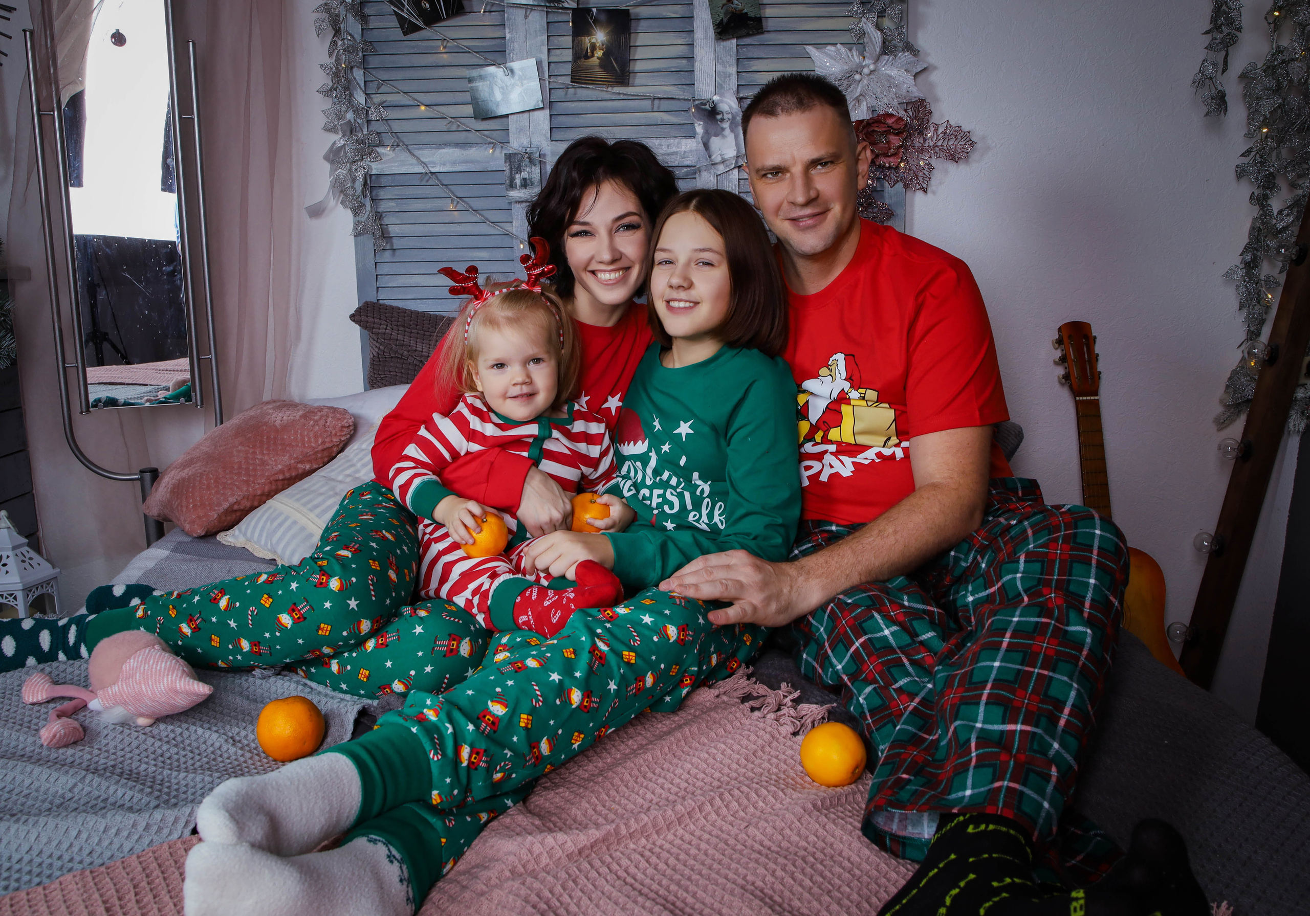 Инна с семьей. Новогодняя 2022