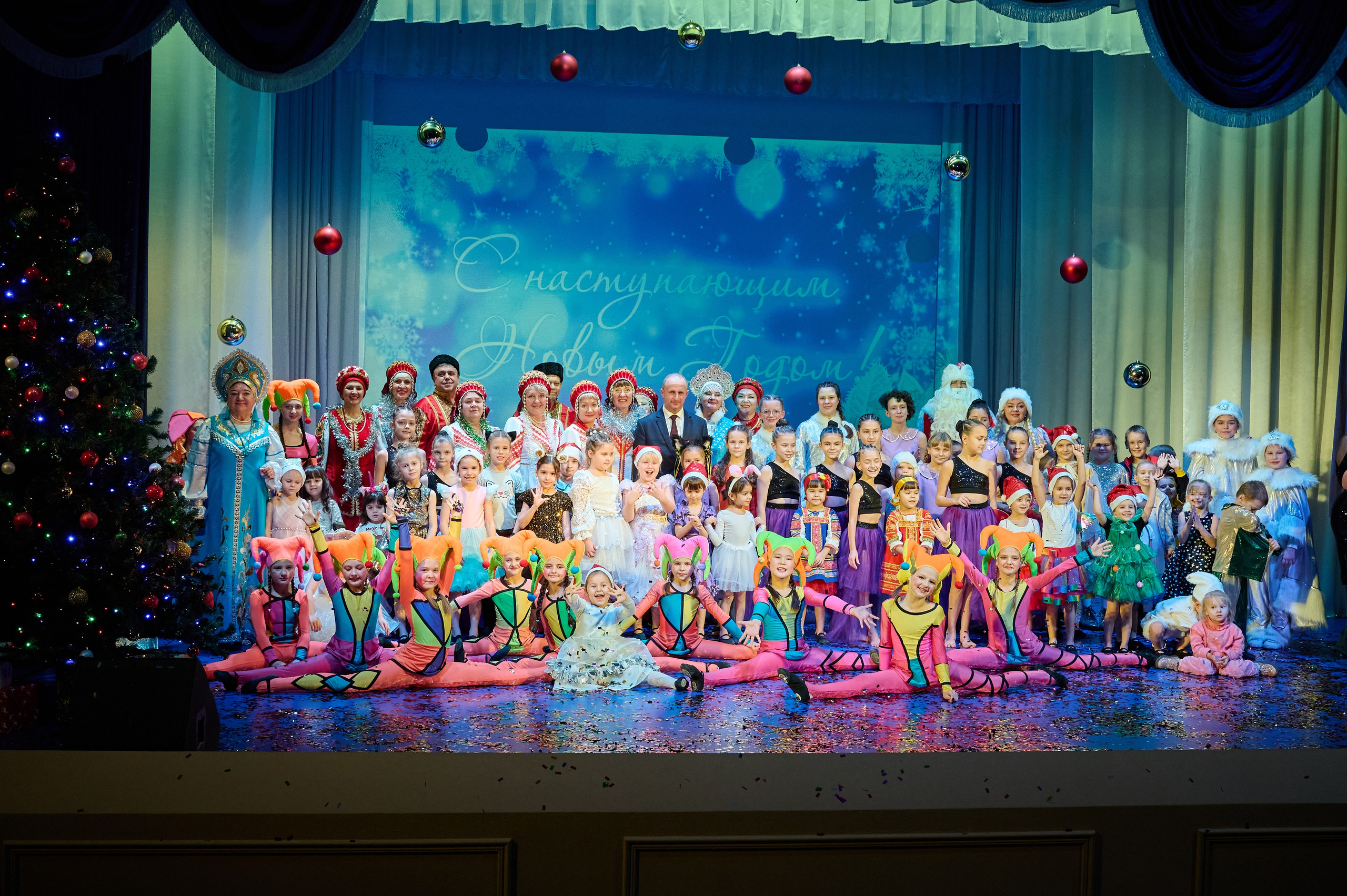 Концерт в ДК Марьина роща. Жизнь курорта Кабардинка в фотографиях