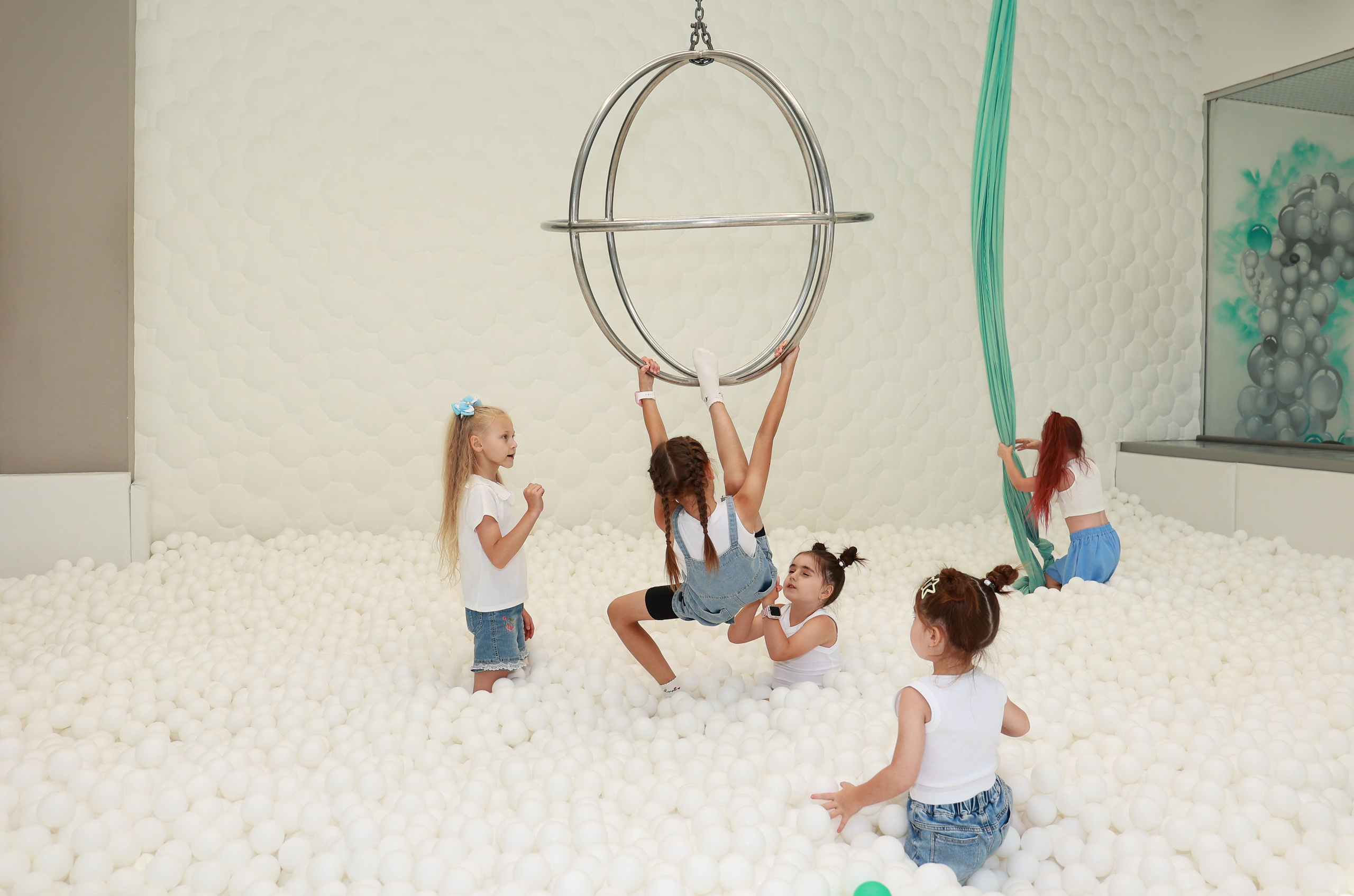 Сухой бассейн «Облака». Детский семейный фотограф Краснодар