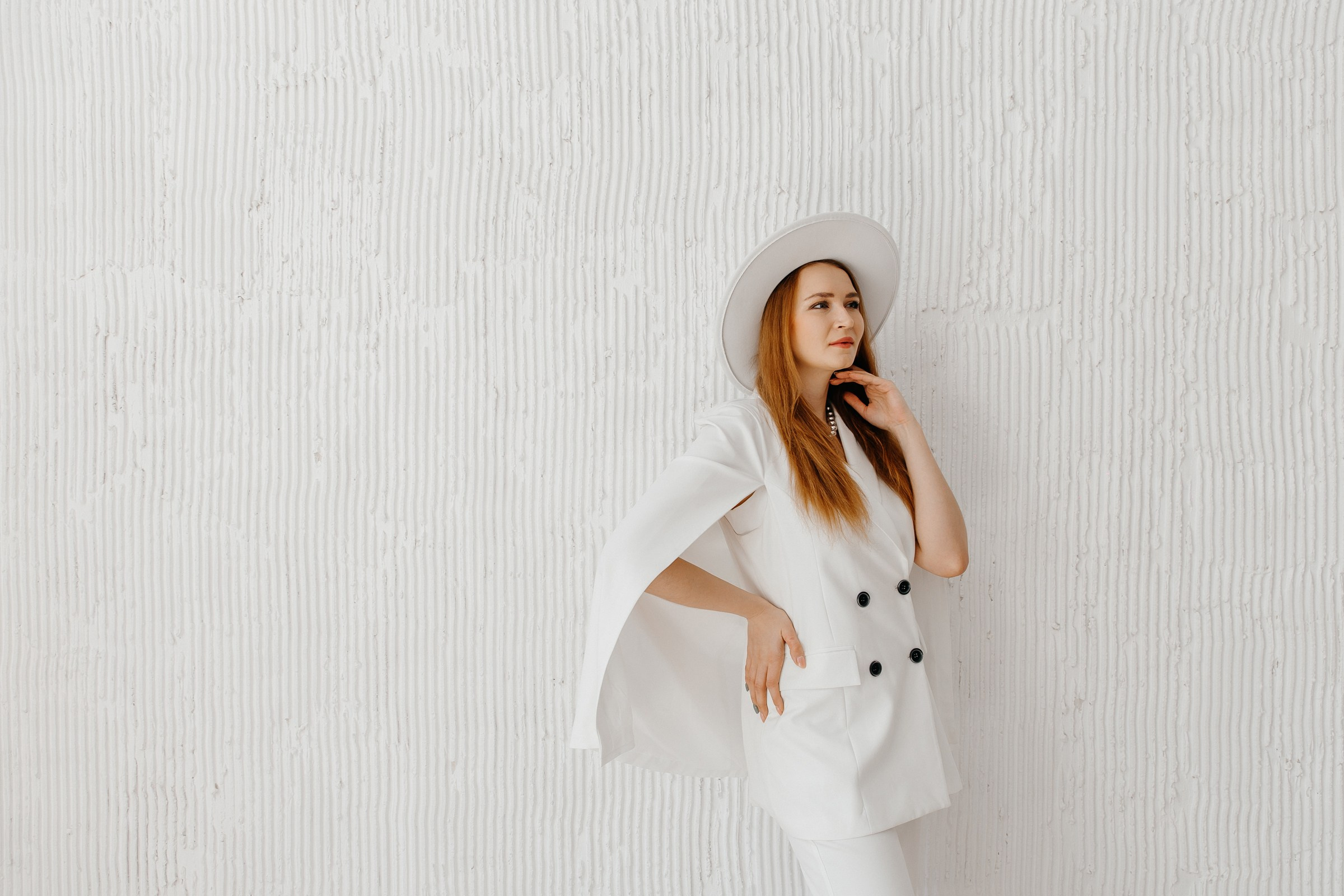 Александра. Главная