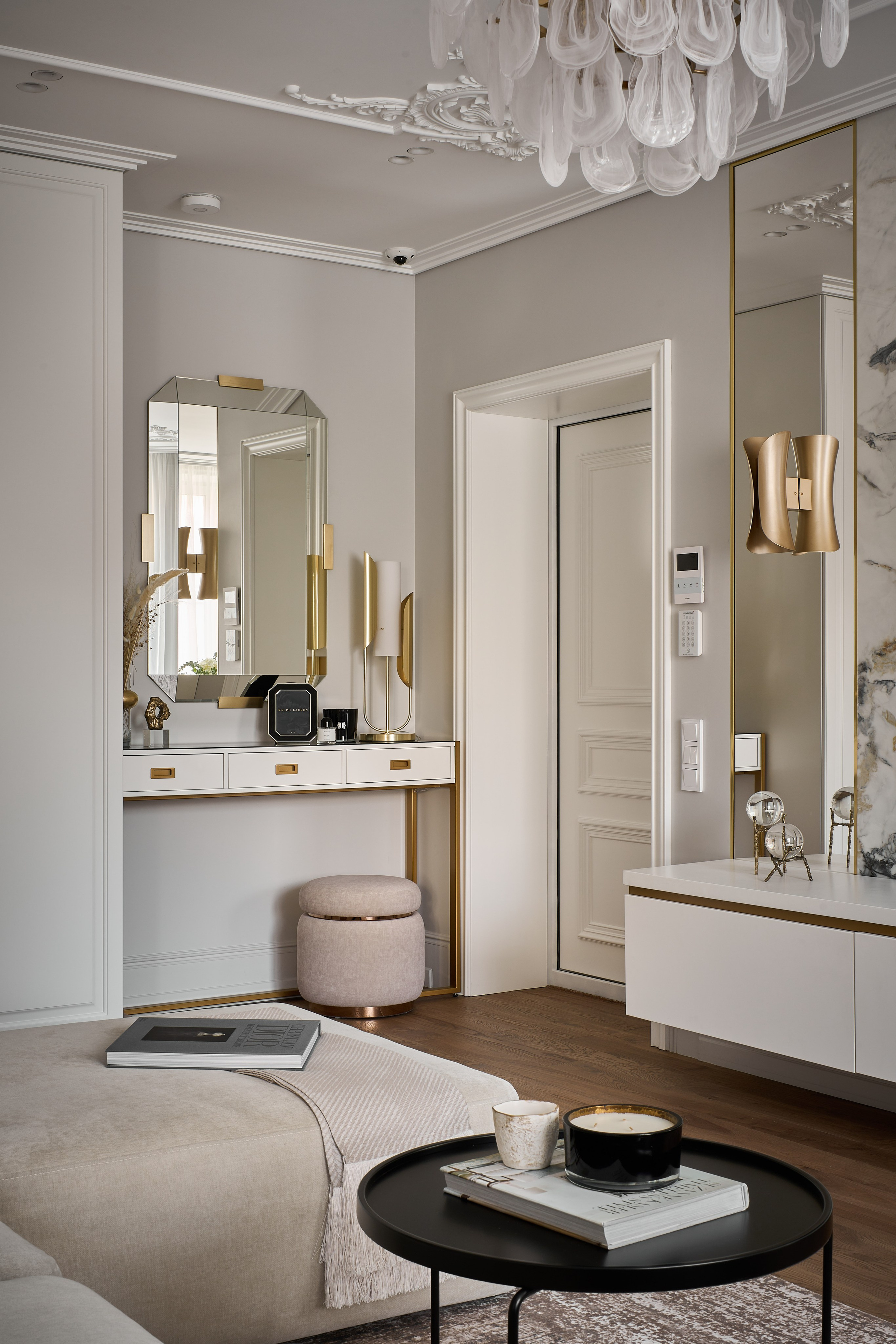 Квартира в историческом центре Москвы, по проекту компании MISIA DEVELOPMENT. Бояршинов Антон Интерьерный фотограф/видеограф Москва