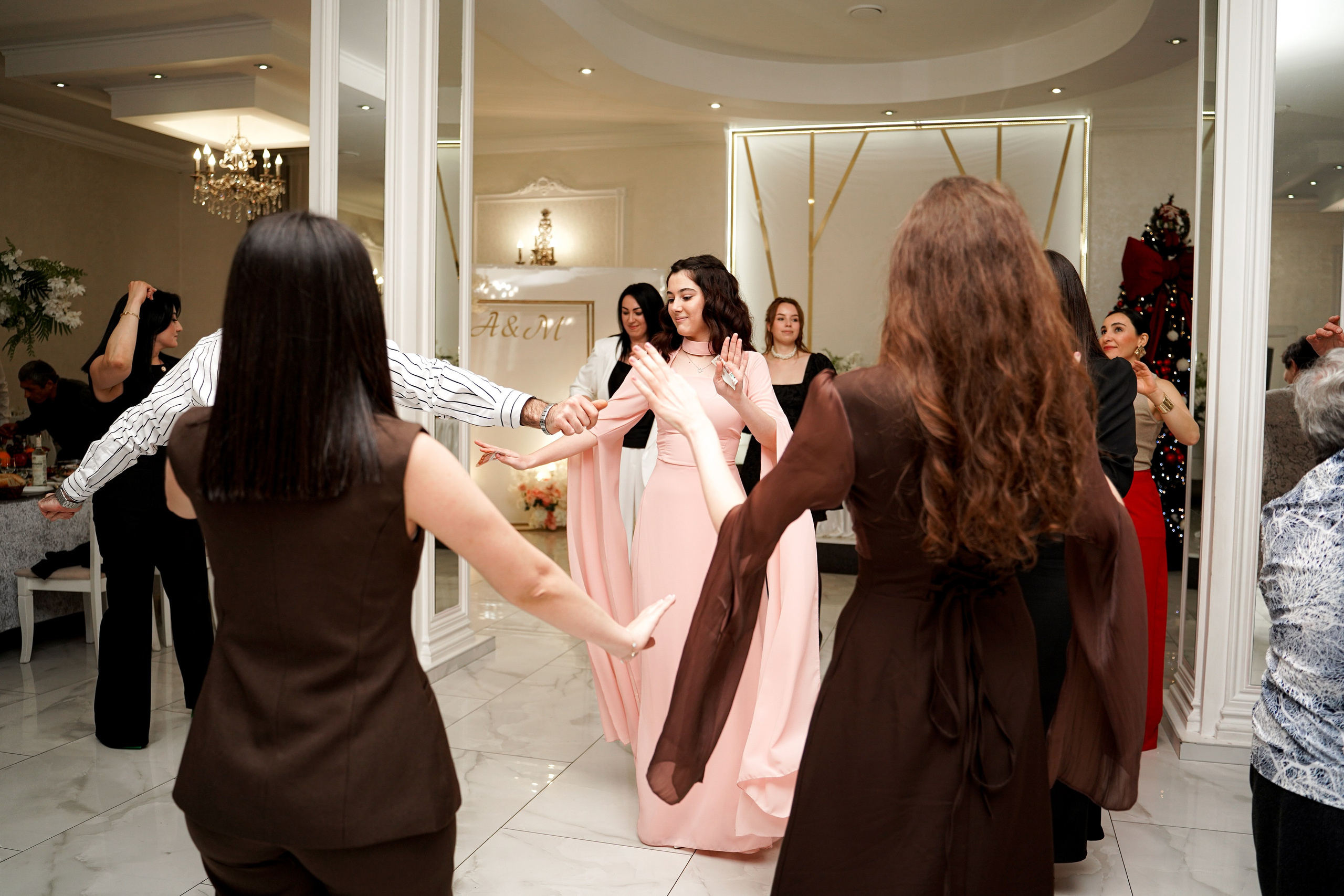 Сватовство. Свадебный фотограф в Ростове-на-Дону. Таинство Крещения и Венчания, семейные фотосессии. Алёна Чёботова