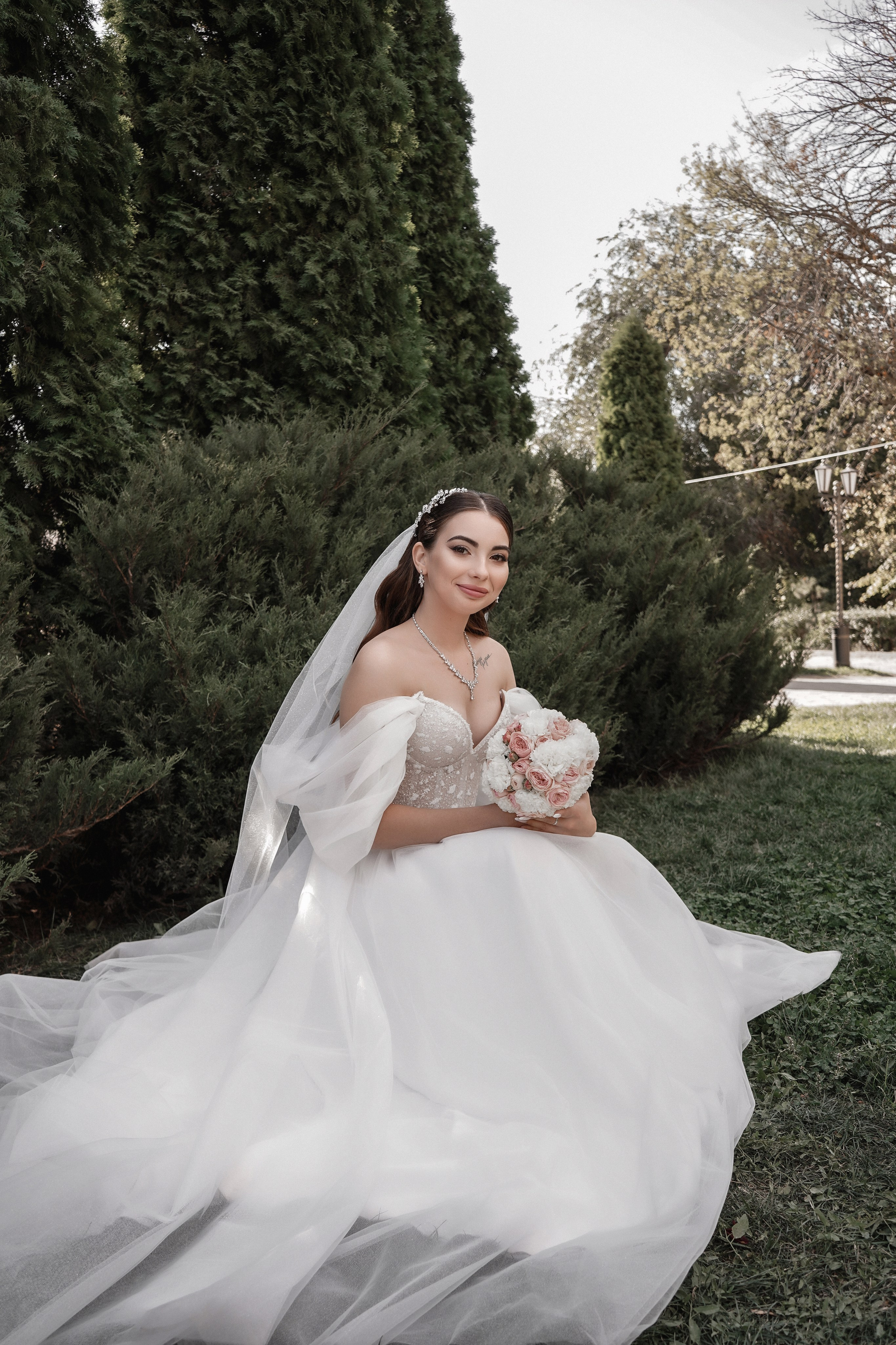 Свадебная фотосессия в Новочеркасске. Александровский парк и Вознесенский войсковой всеказачий собор. Андрей и Елена. Свадебный фотограф в Ростове-на-Дону. Таинство Крещения и Венчания, семейные фотосессии. Алёна Чёботова