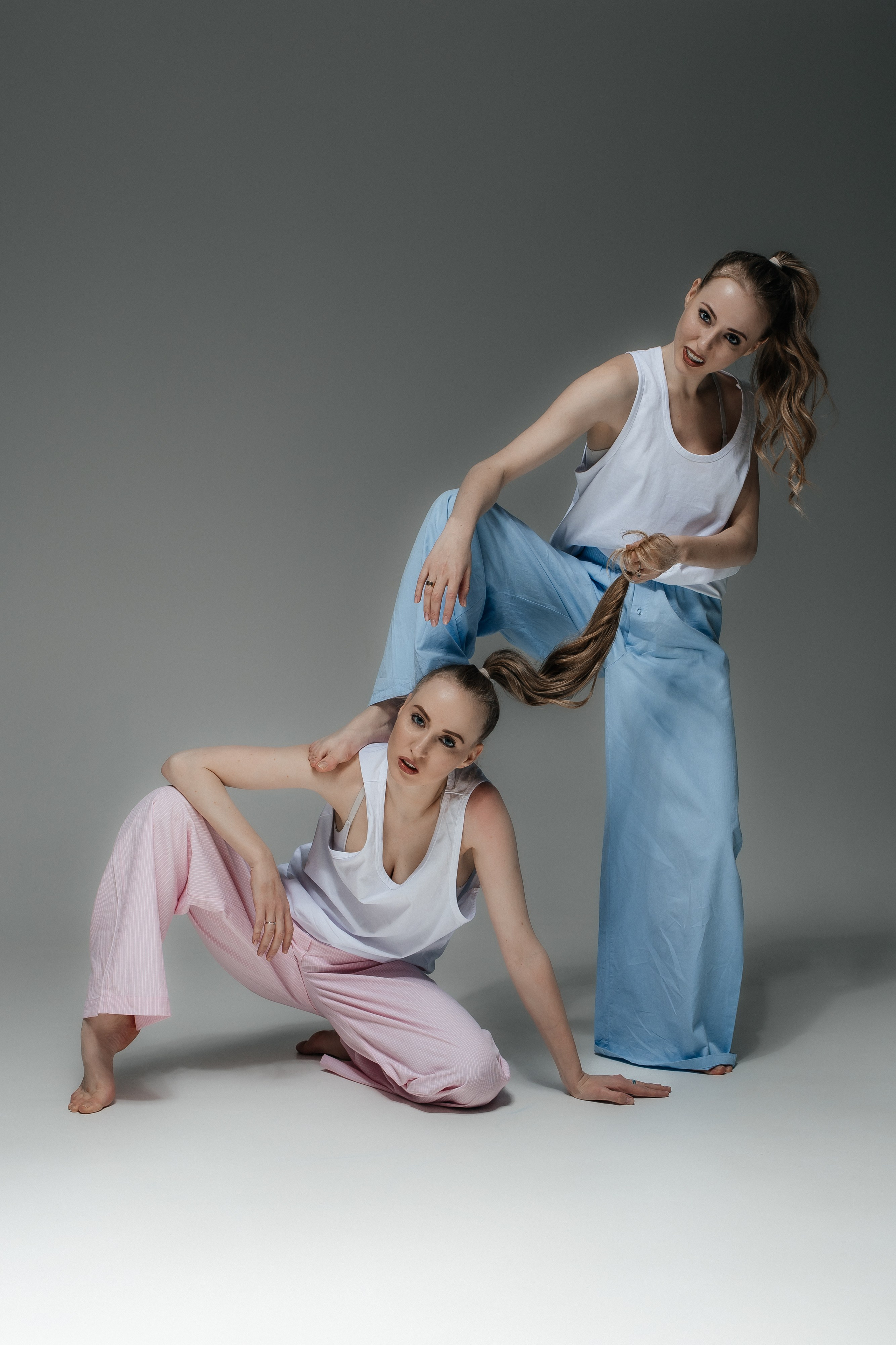 Вика и Настя