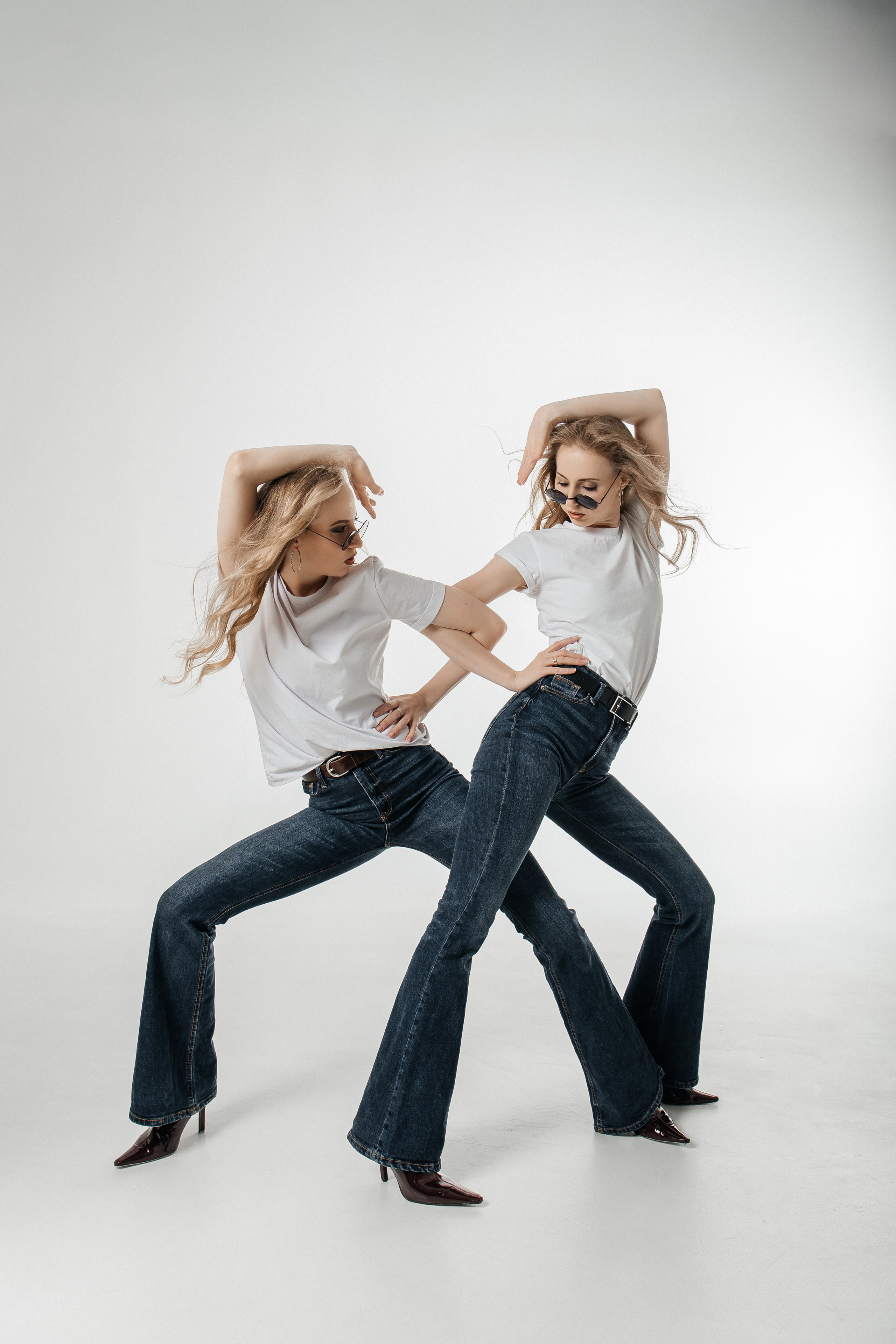 Вика и Настя